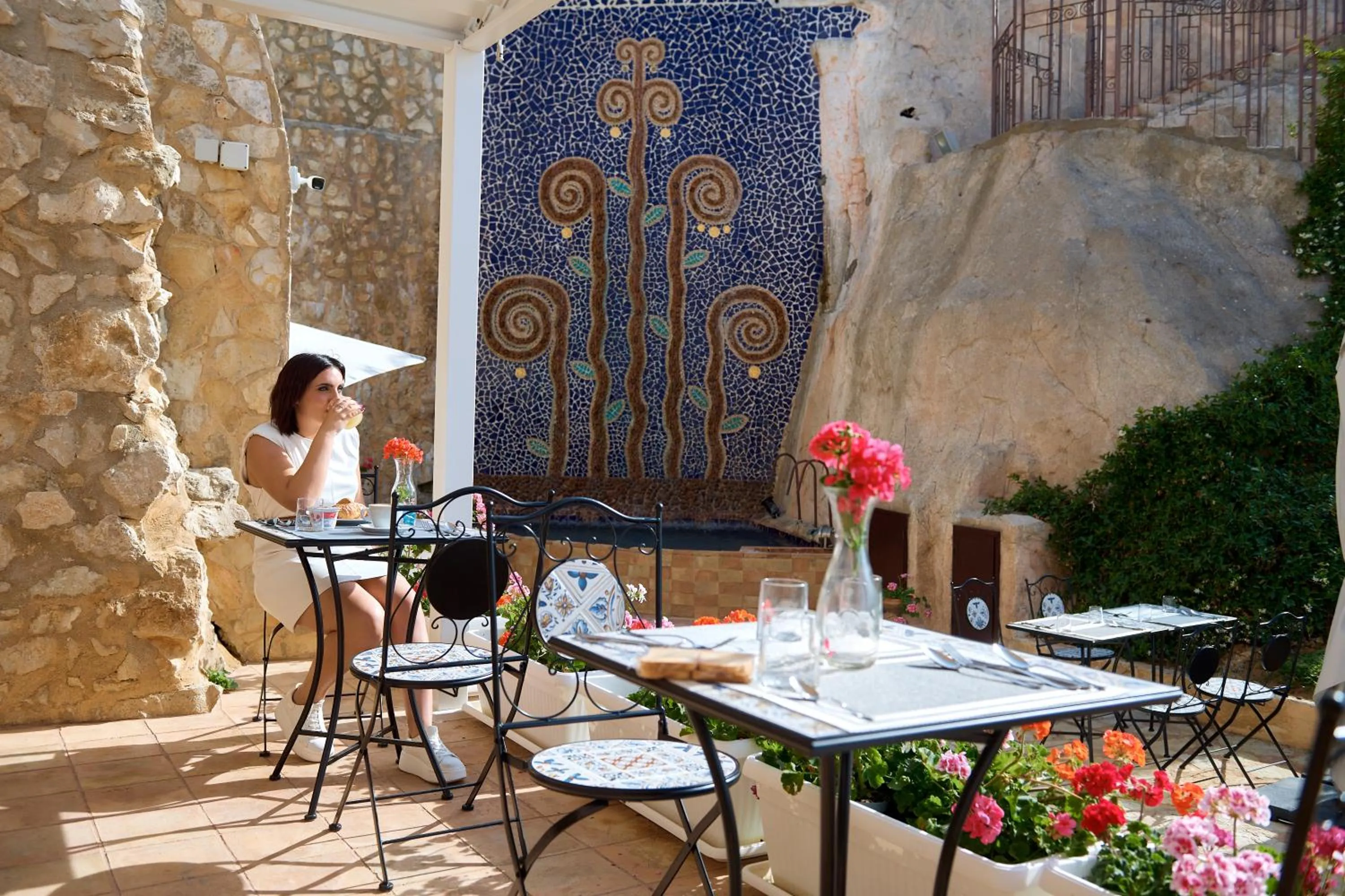 Patio in Grand Hotel La Batia