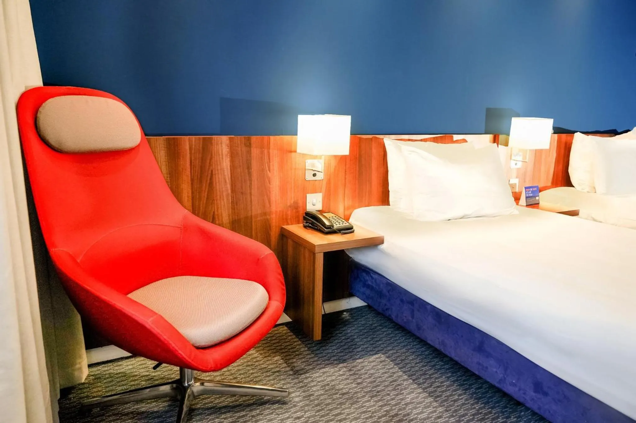 Photo of the whole room, Bed in Holiday Inn Express Harlow by IHG