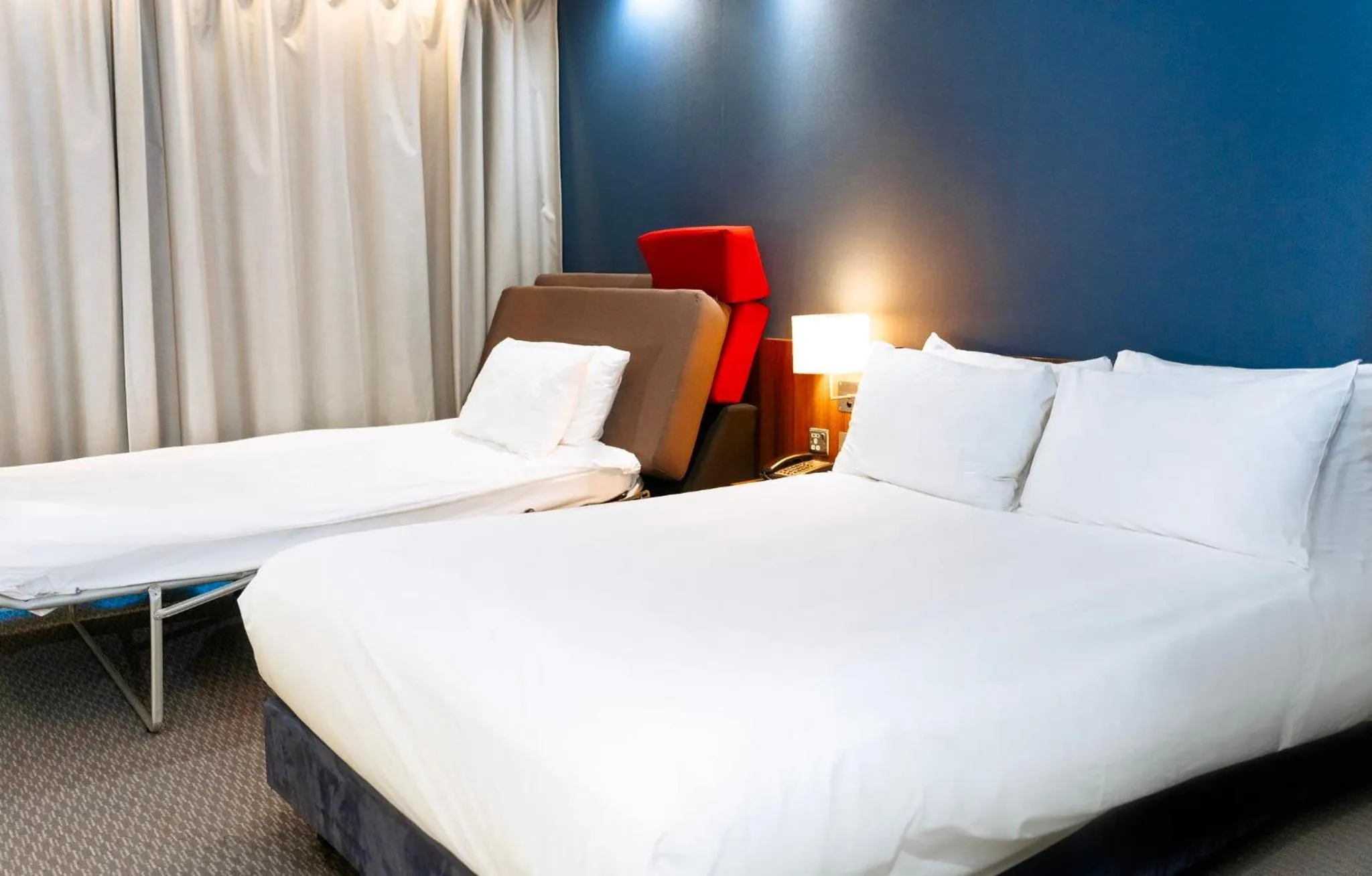 Photo of the whole room, Bed in Holiday Inn Express Harlow by IHG