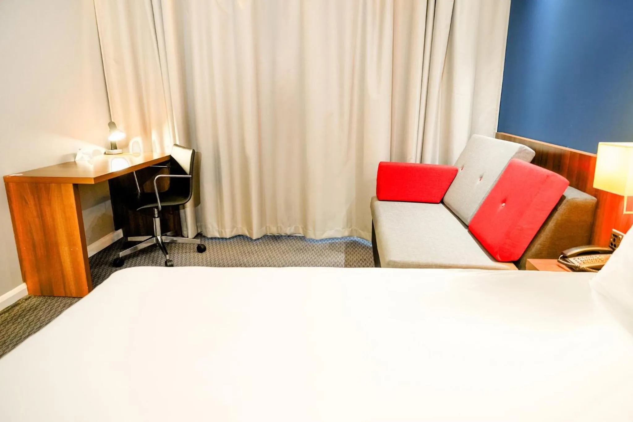 Photo of the whole room, Bed in Holiday Inn Express Harlow by IHG