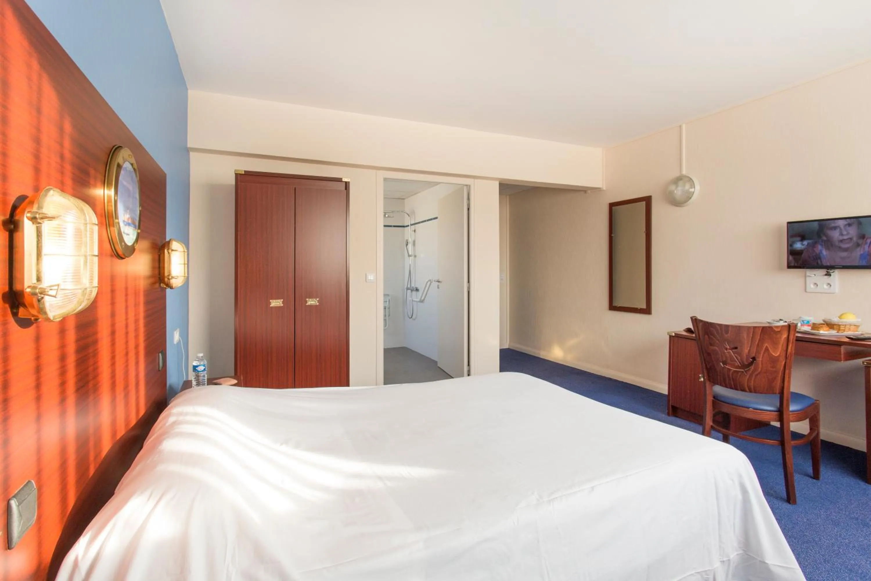 Hôtel Les Gens De Mer Le Havre by Popinns