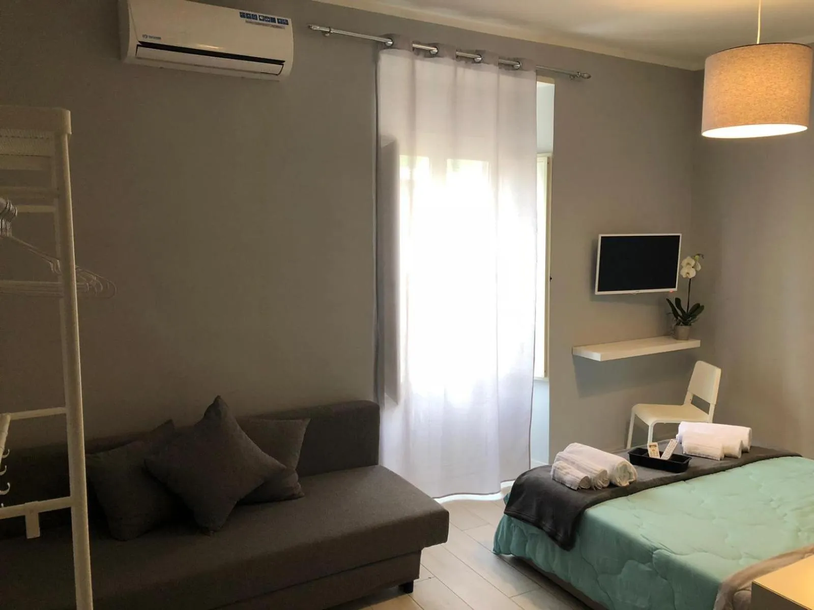 TV and multimedia, Bed in B&B Belvedere Partenopeo