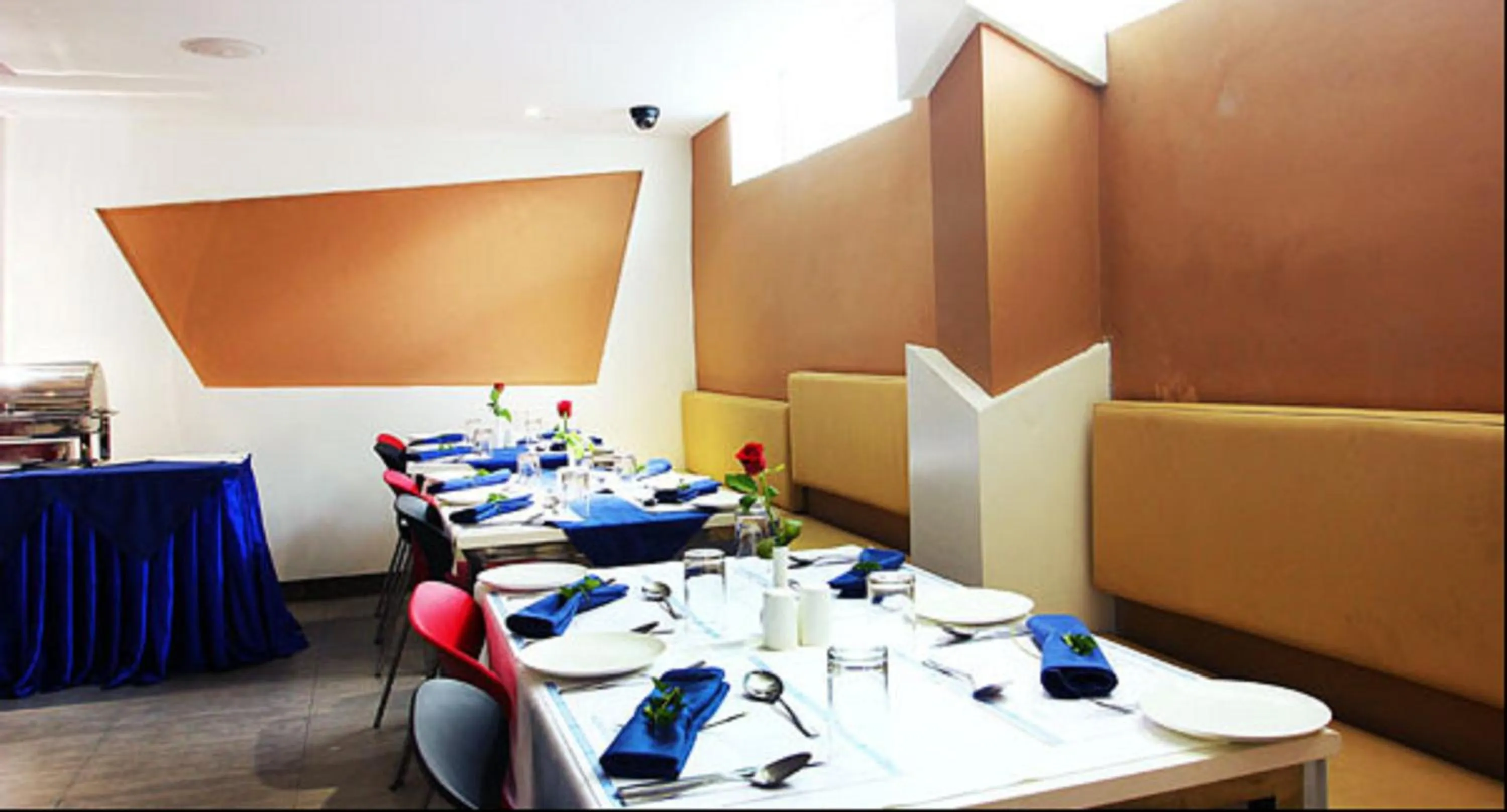 Restaurant/places to eat in Millennium Continental