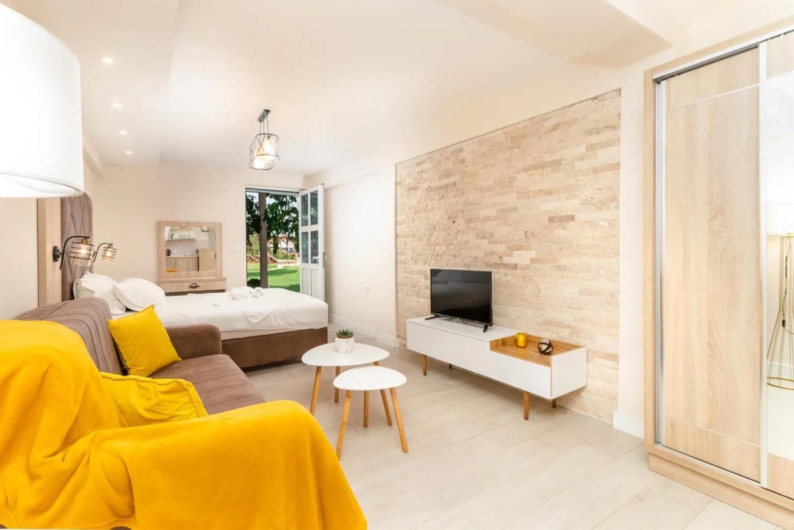 TV and multimedia in Apartments Ada Bojana