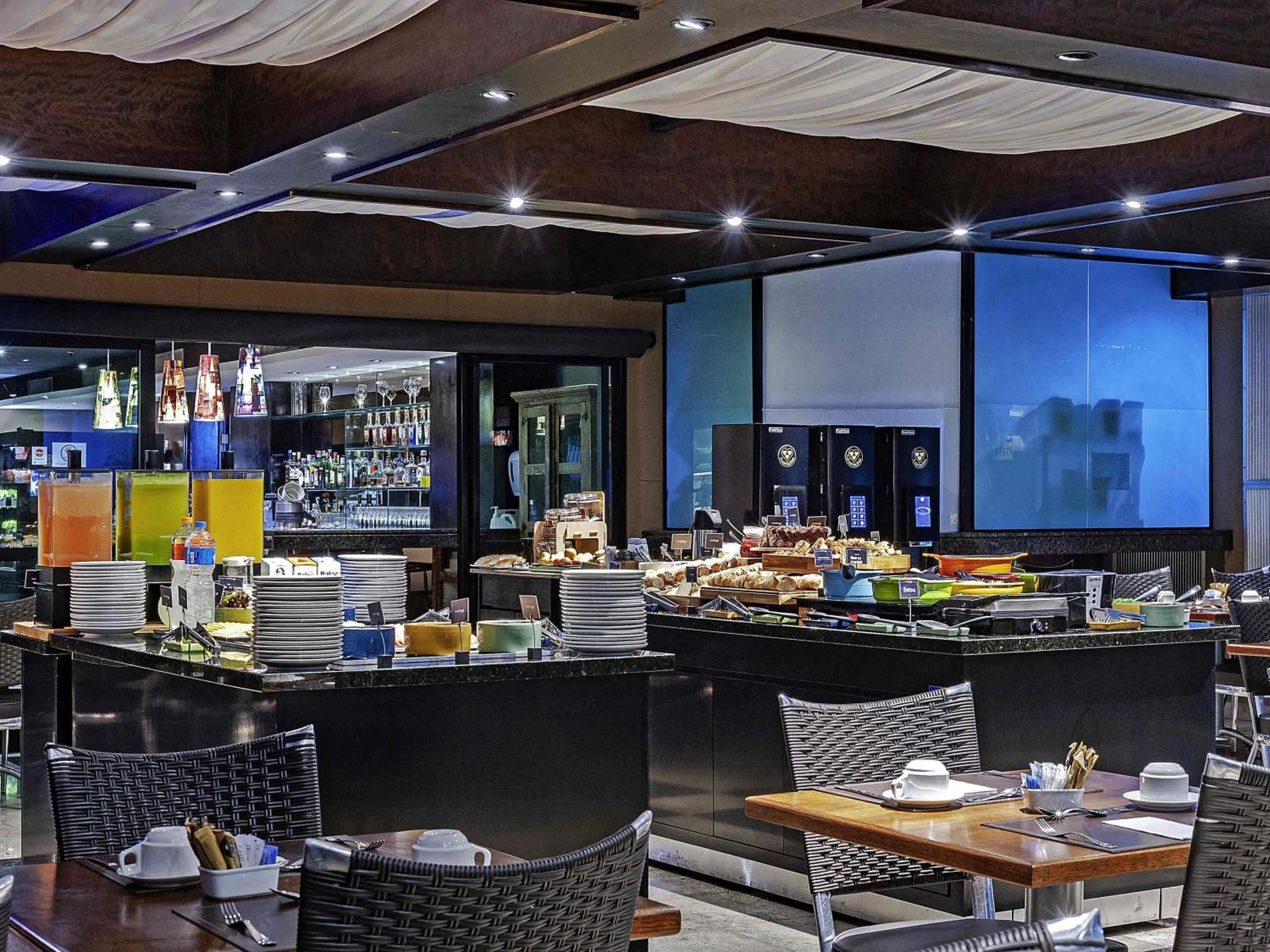 Restaurant/places to eat in Novotel SP Jardins