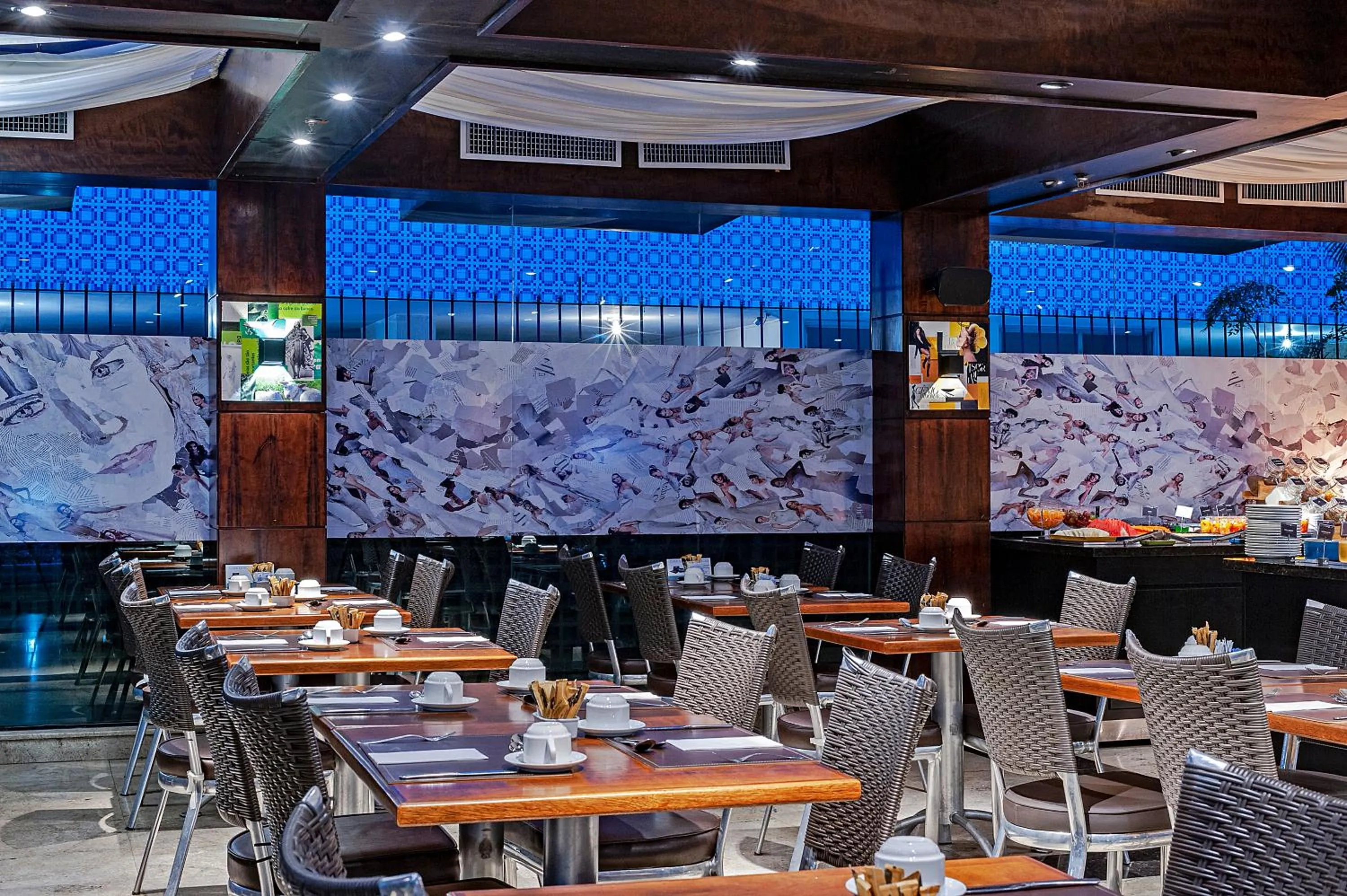 Restaurant/places to eat in Novotel SP Jardins