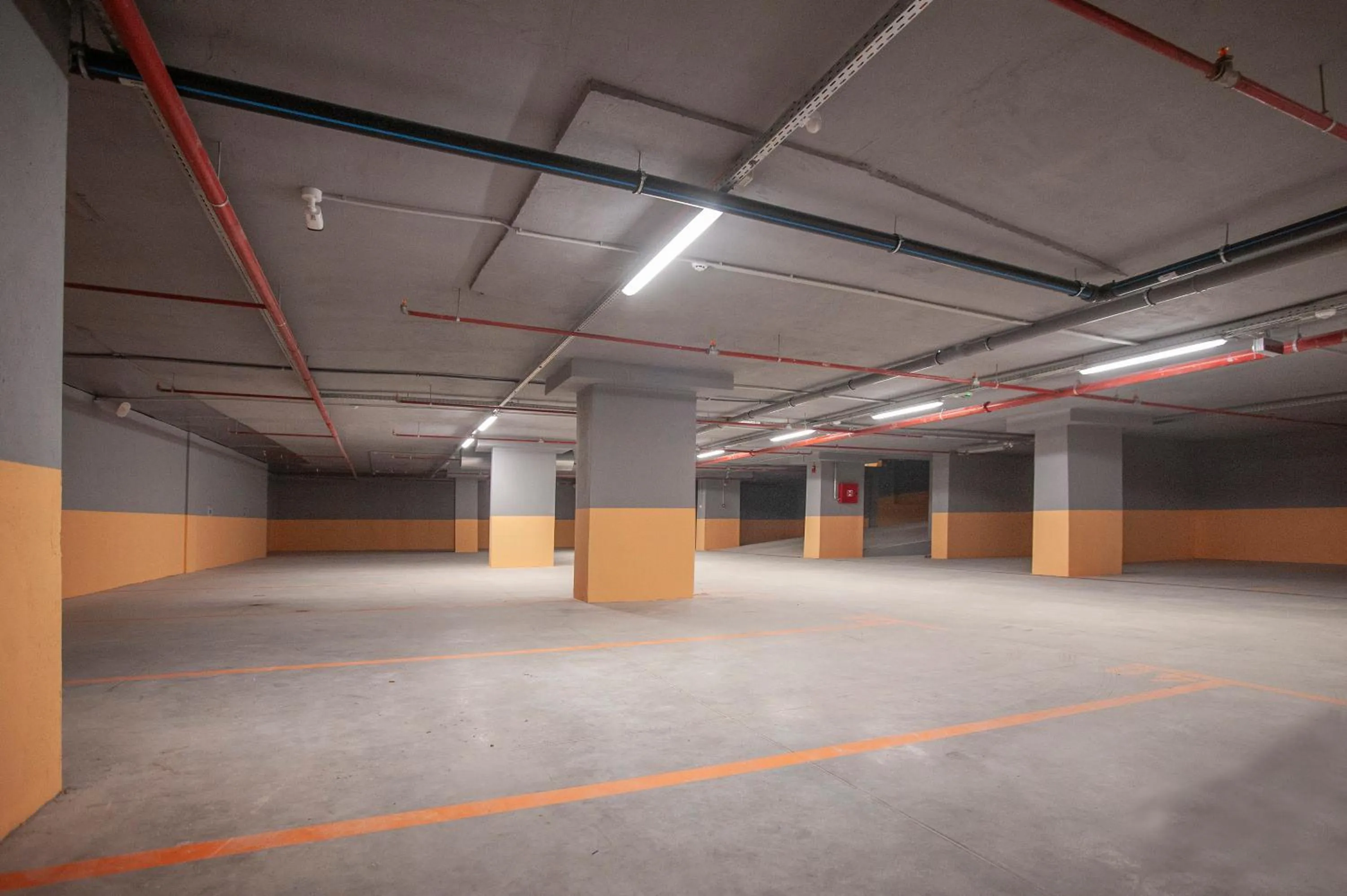 Parking in Royal Gardens Paradise