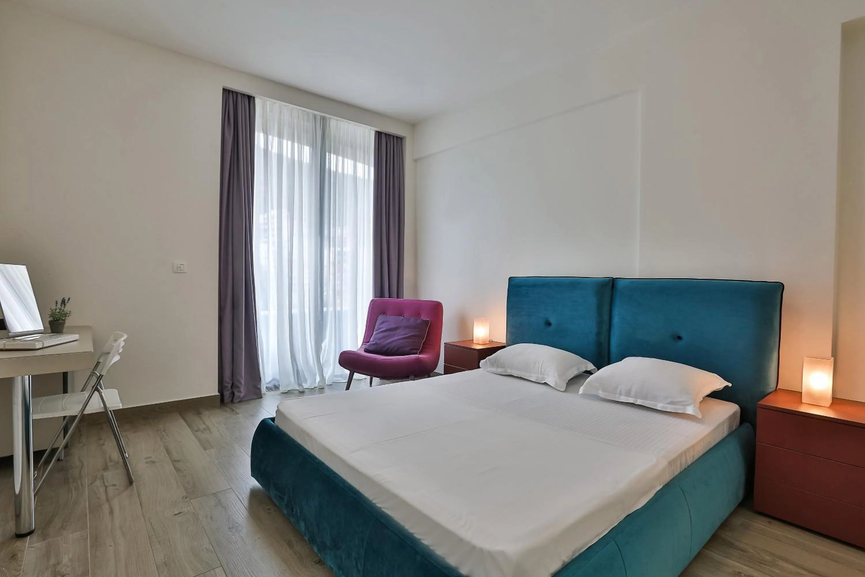 Bed in Royal Gardens Paradise