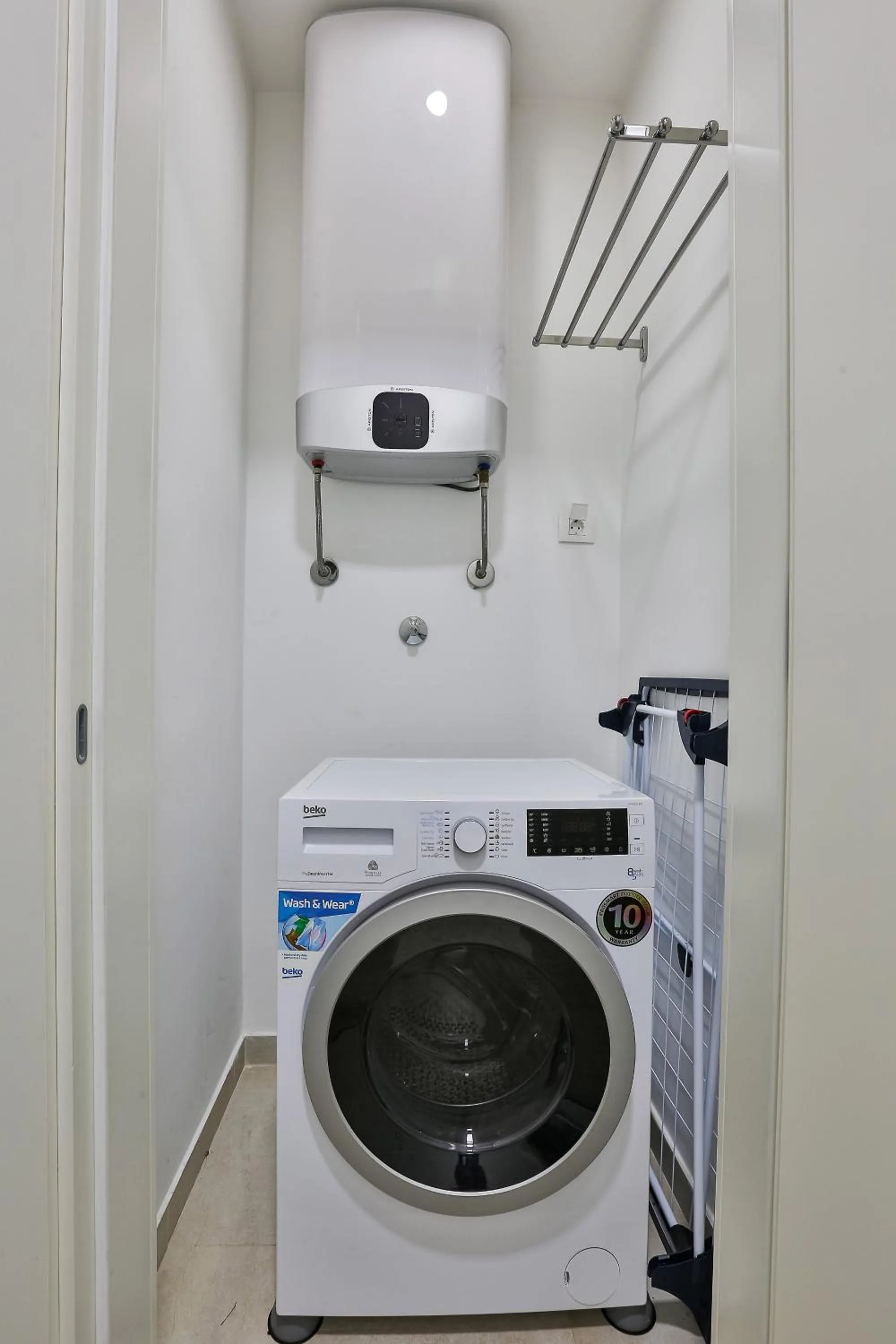 storage in Royal Gardens Paradise