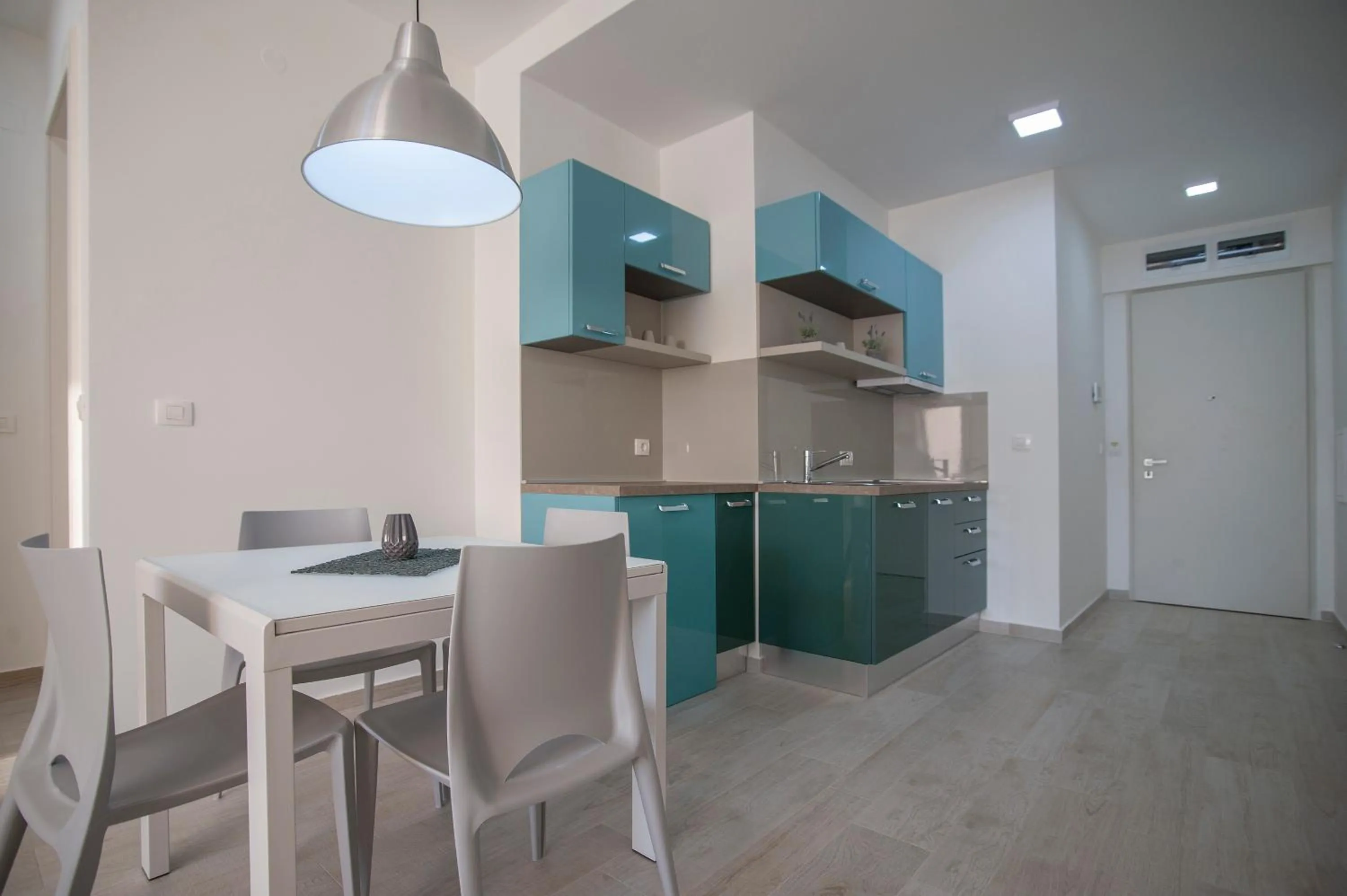 Kitchen or kitchenette in Royal Gardens Paradise