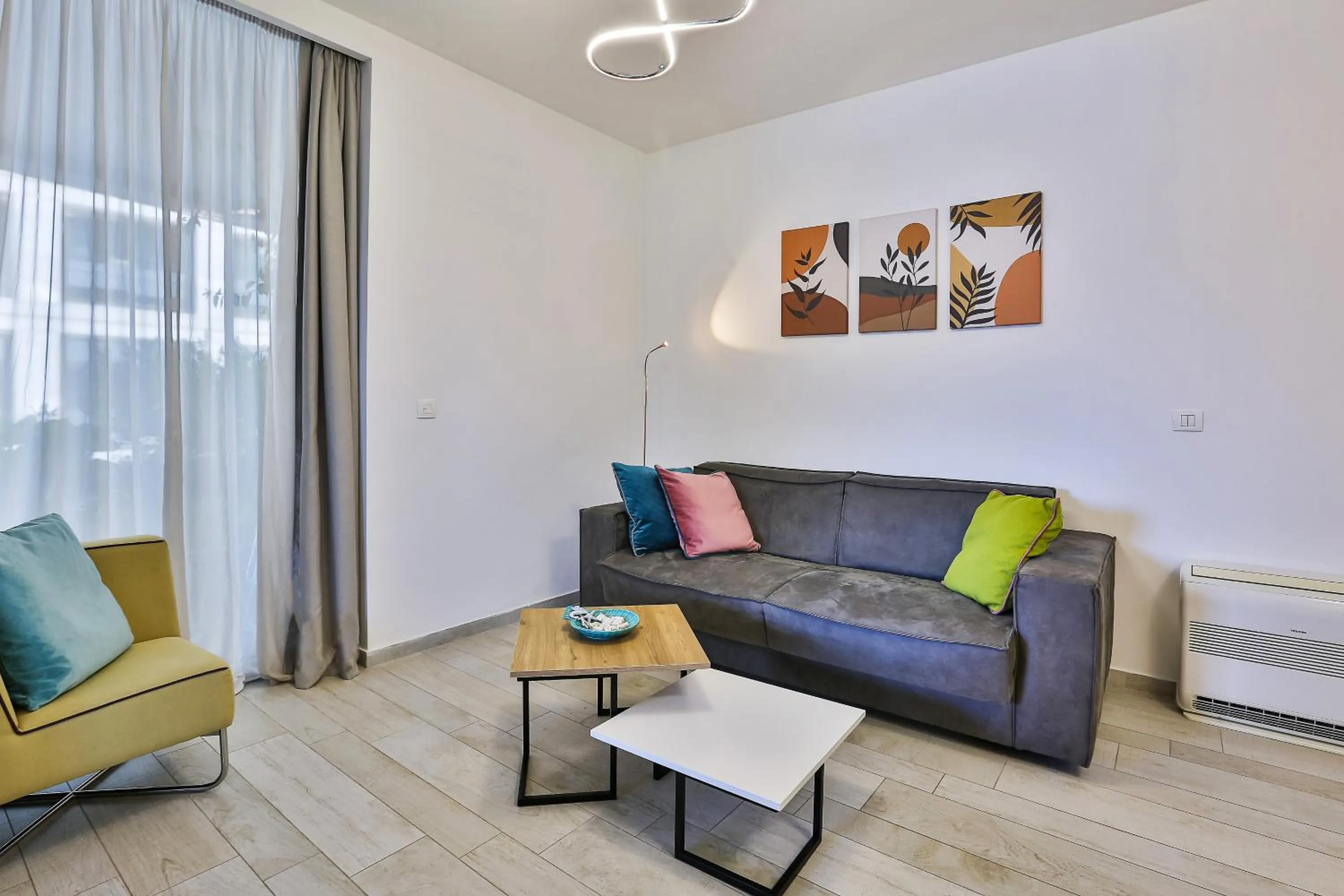 Living room in Royal Gardens Paradise