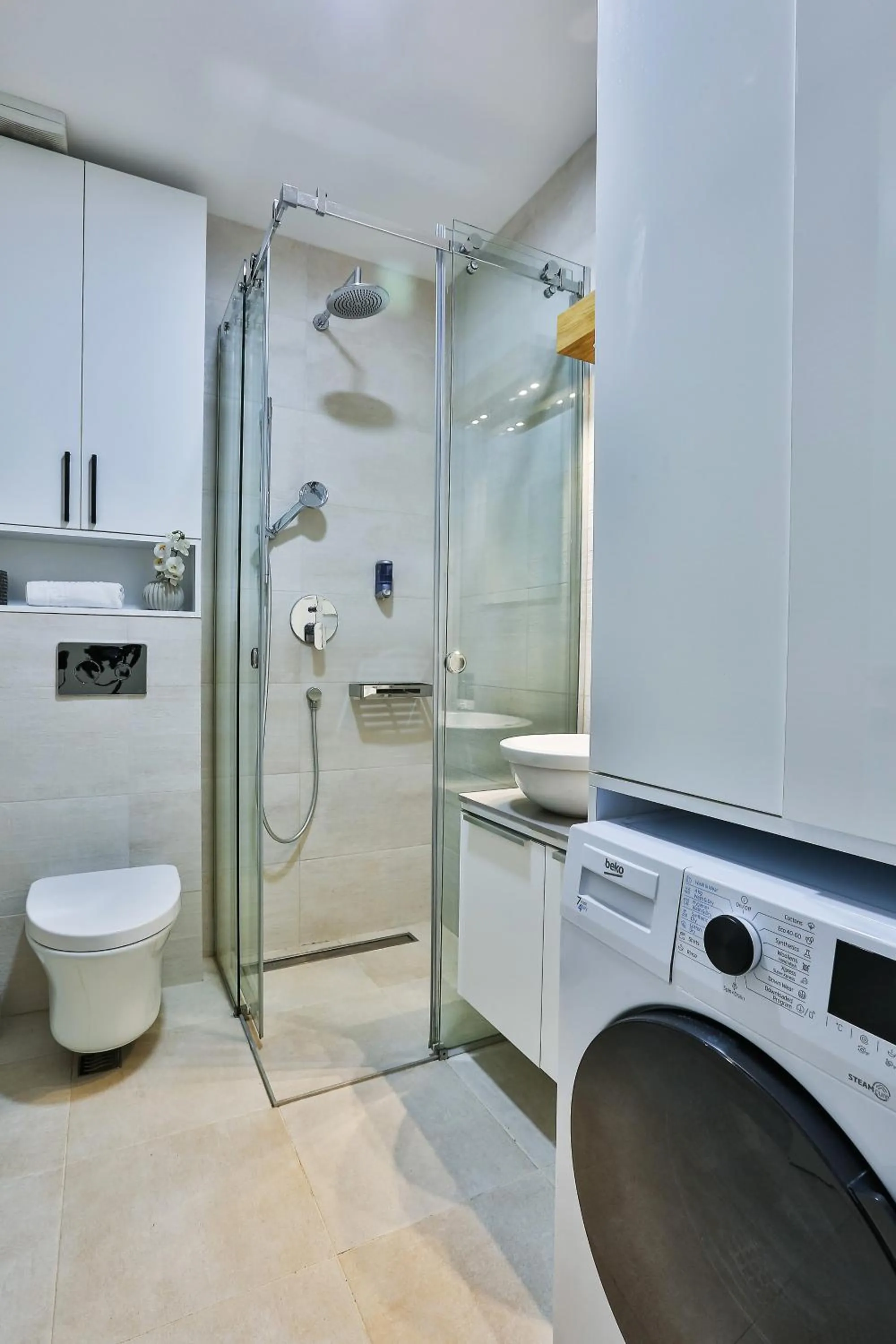 Shower in Royal Gardens Paradise