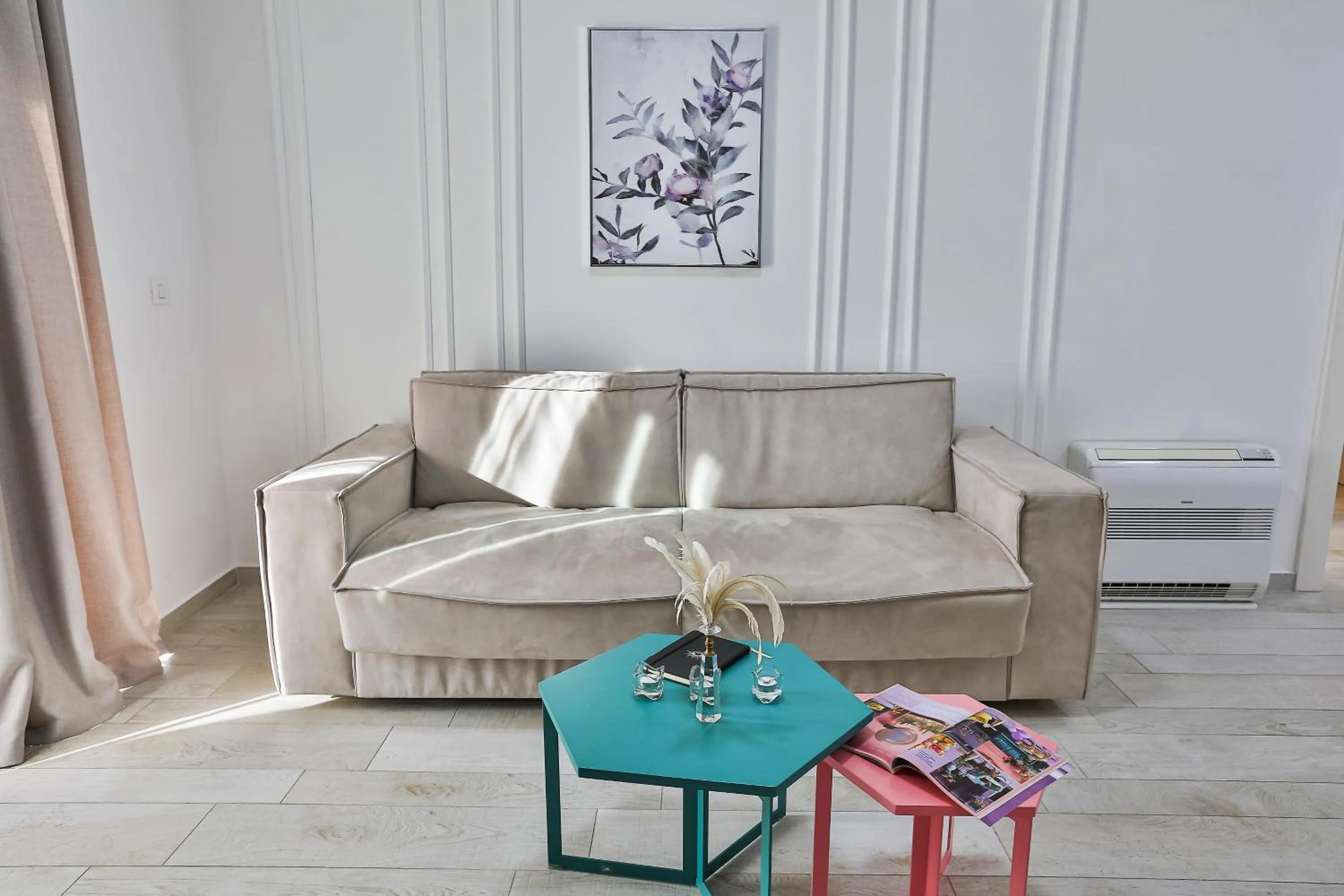 Living room in Royal Gardens Paradise