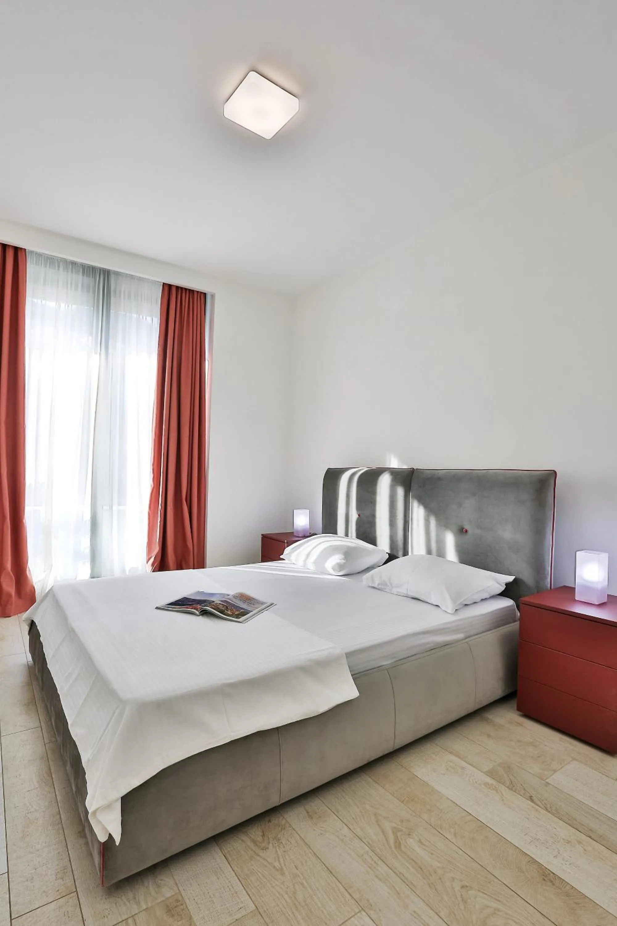 Bed in Royal Gardens Paradise