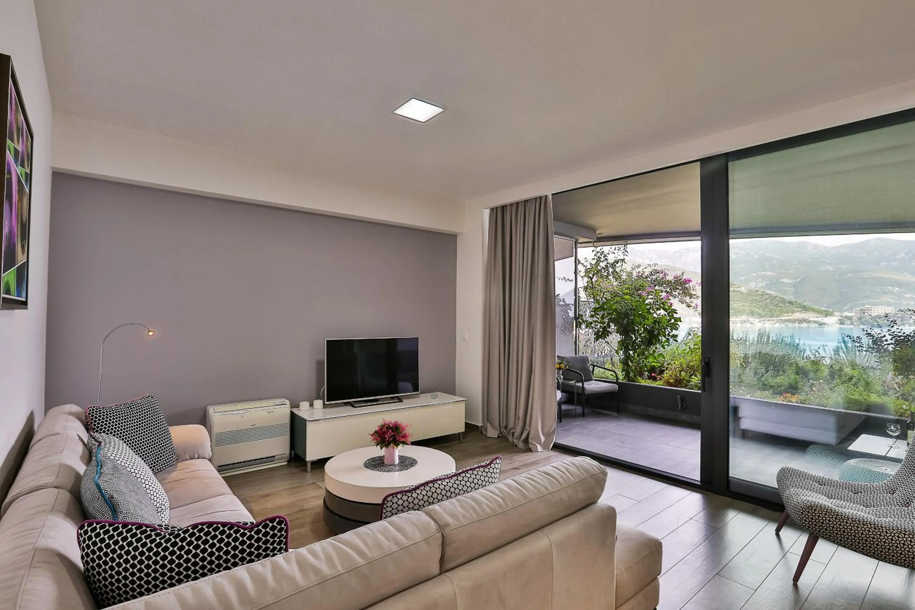 Garden in Royal Gardens Paradise