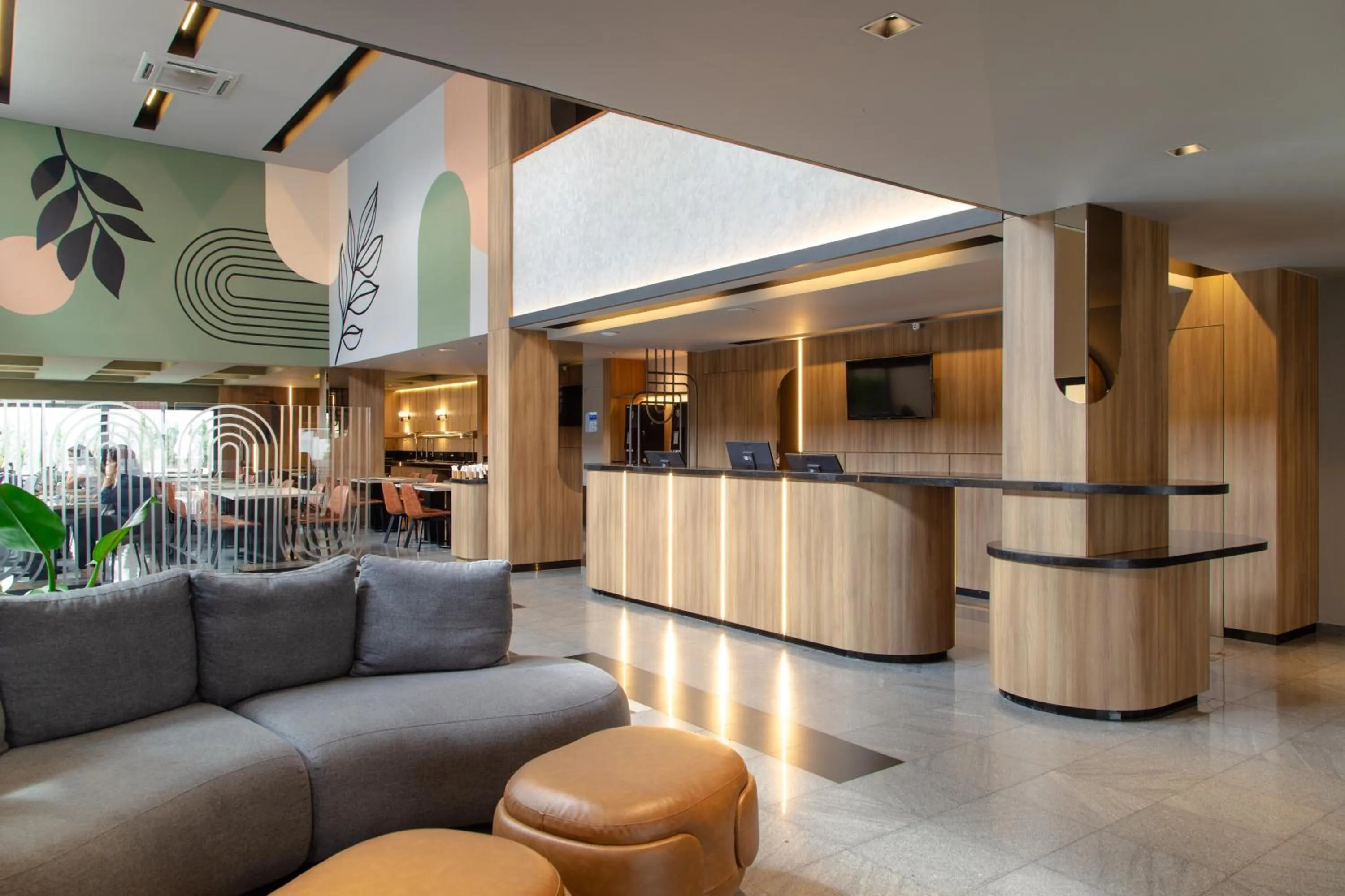 Lobby or reception in Slim Curitiba Alto da XV