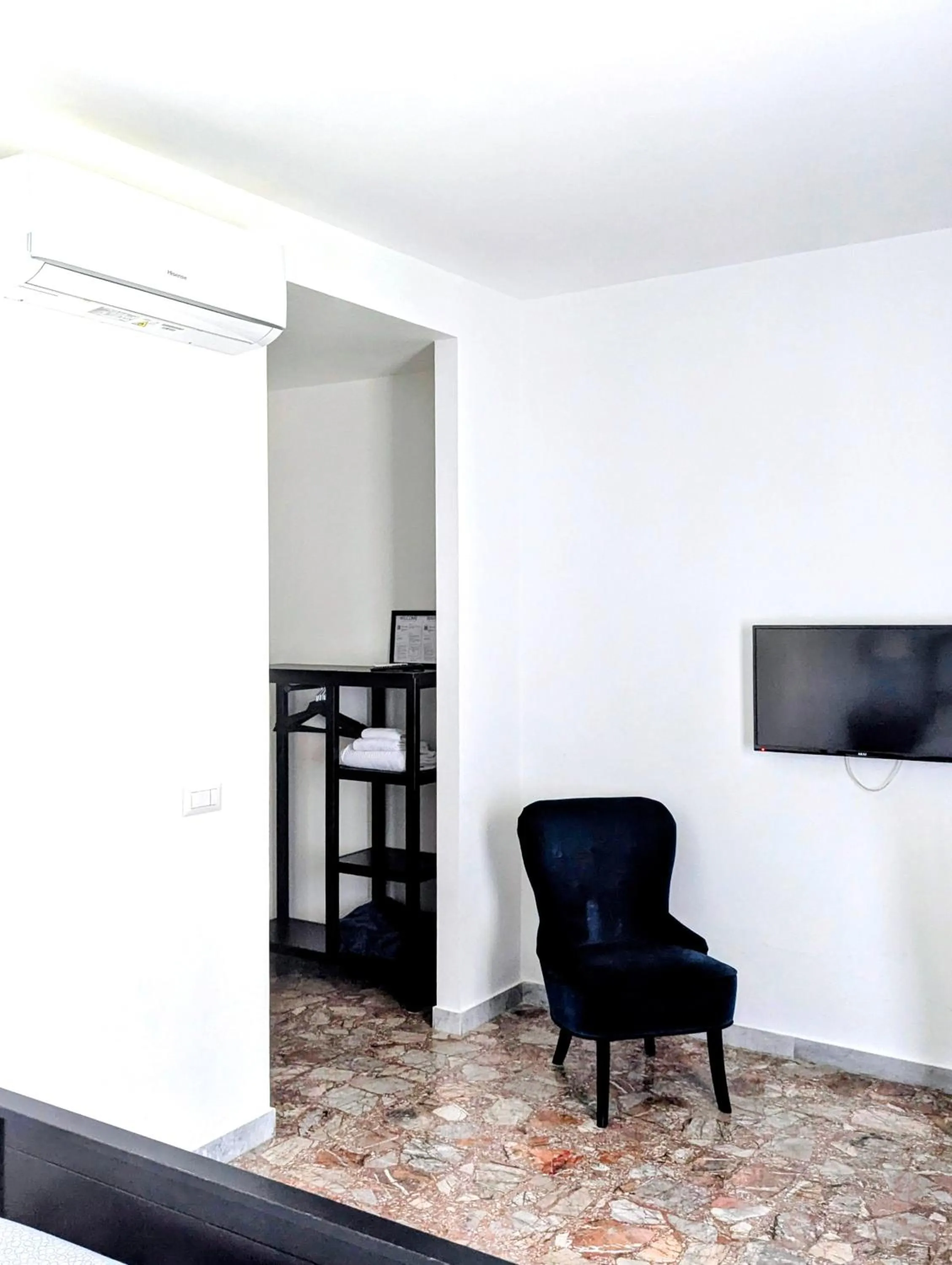 TV and multimedia in La Locanda Dell'Arte-Museo