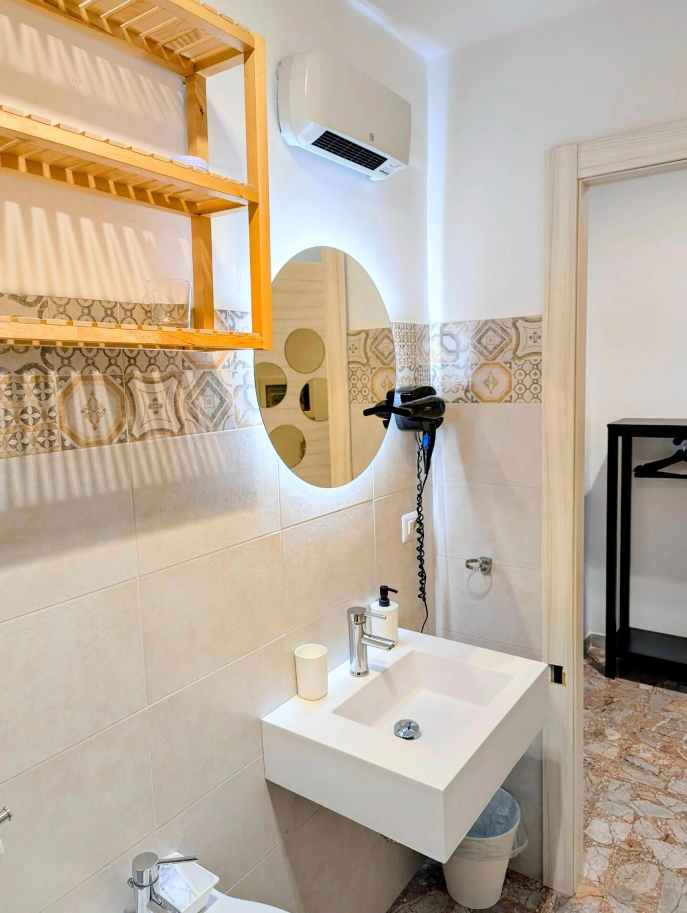 Shower in La Locanda Dell'Arte-Museo