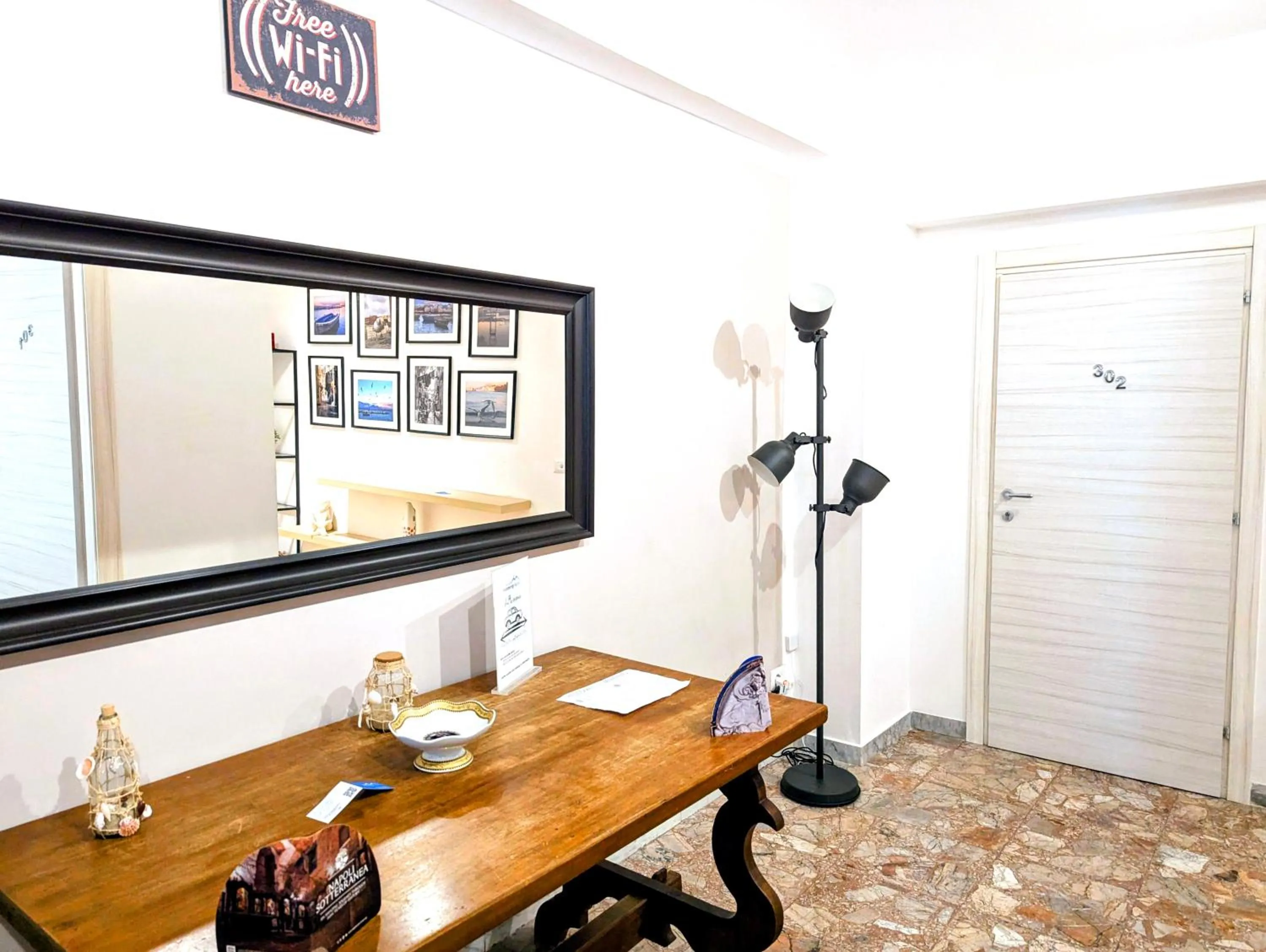 Lobby or reception in La Locanda Dell'Arte-Museo