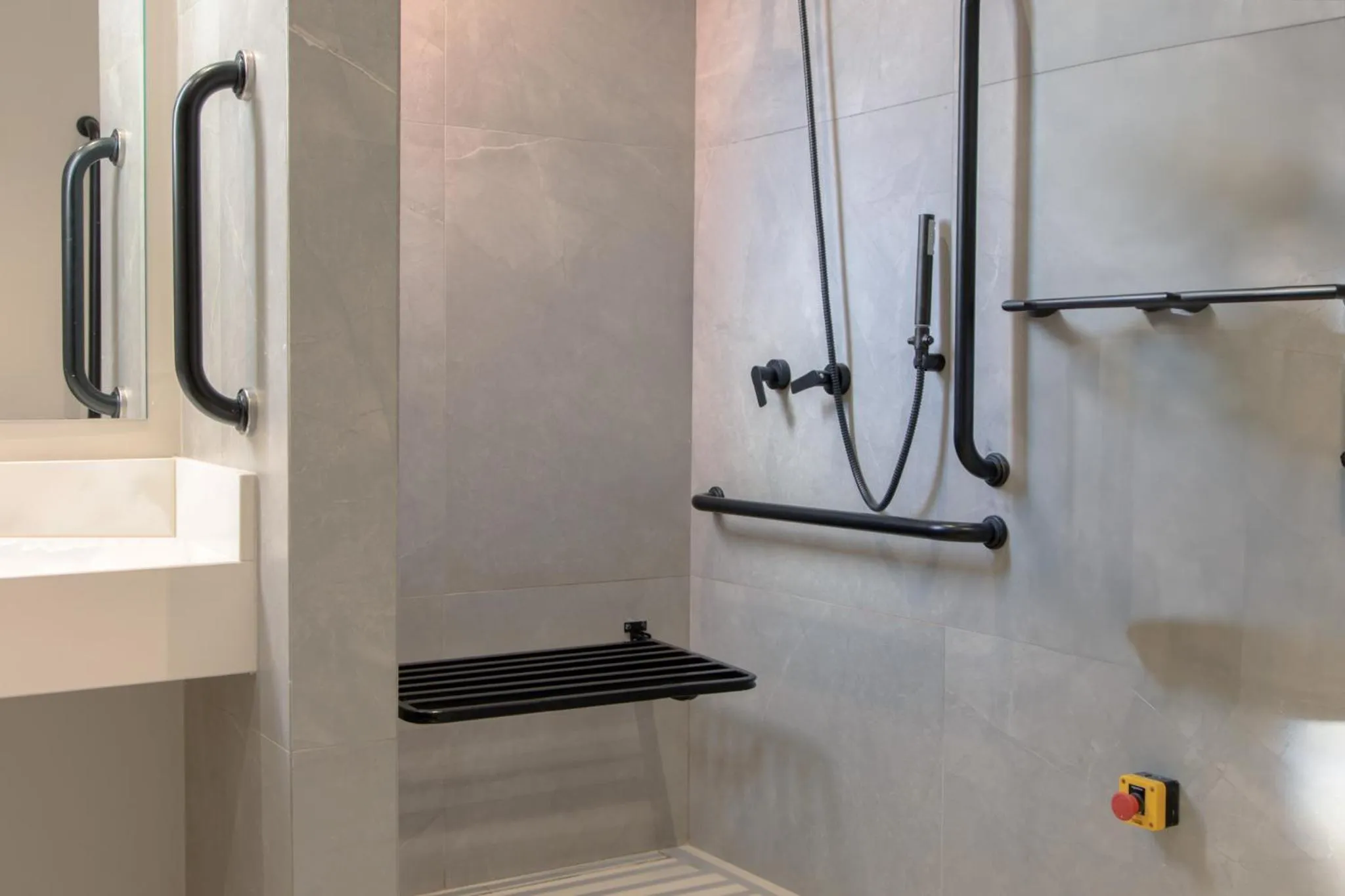 Shower in Slaviero Curitiba Shopping