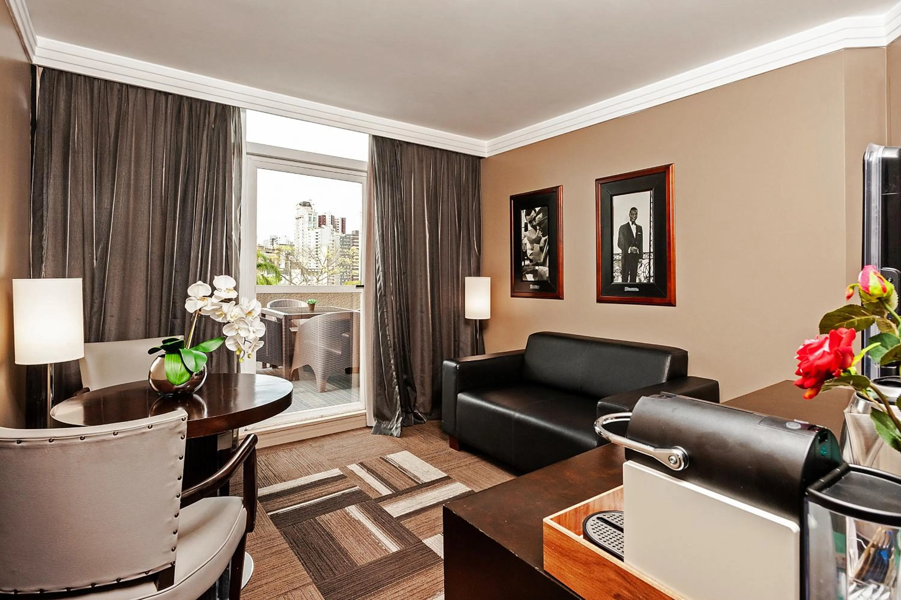 Living room in Full Jazz by Slaviero Hotéis