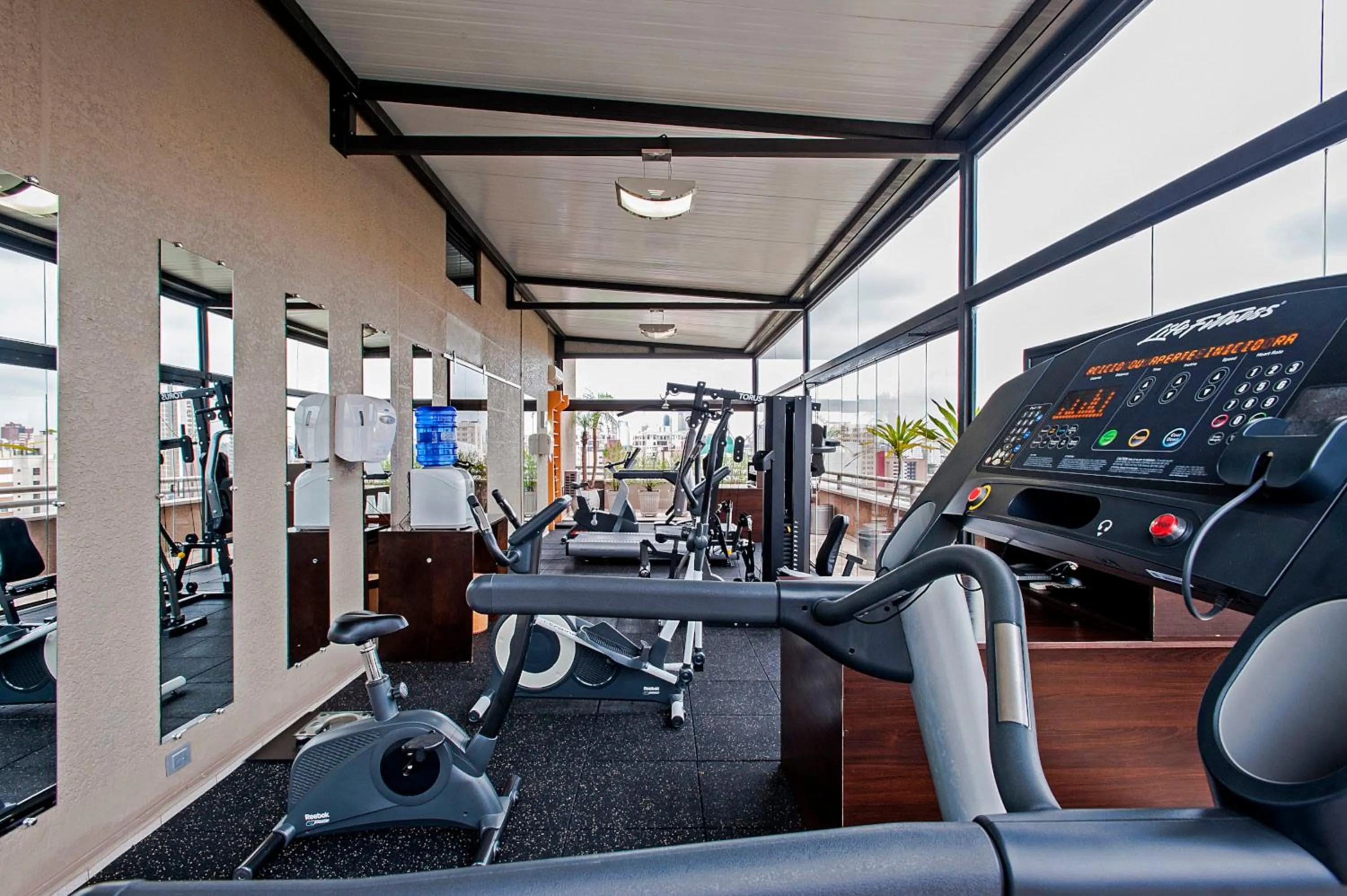 Fitness centre/facilities in Full Jazz by Slaviero Hotéis