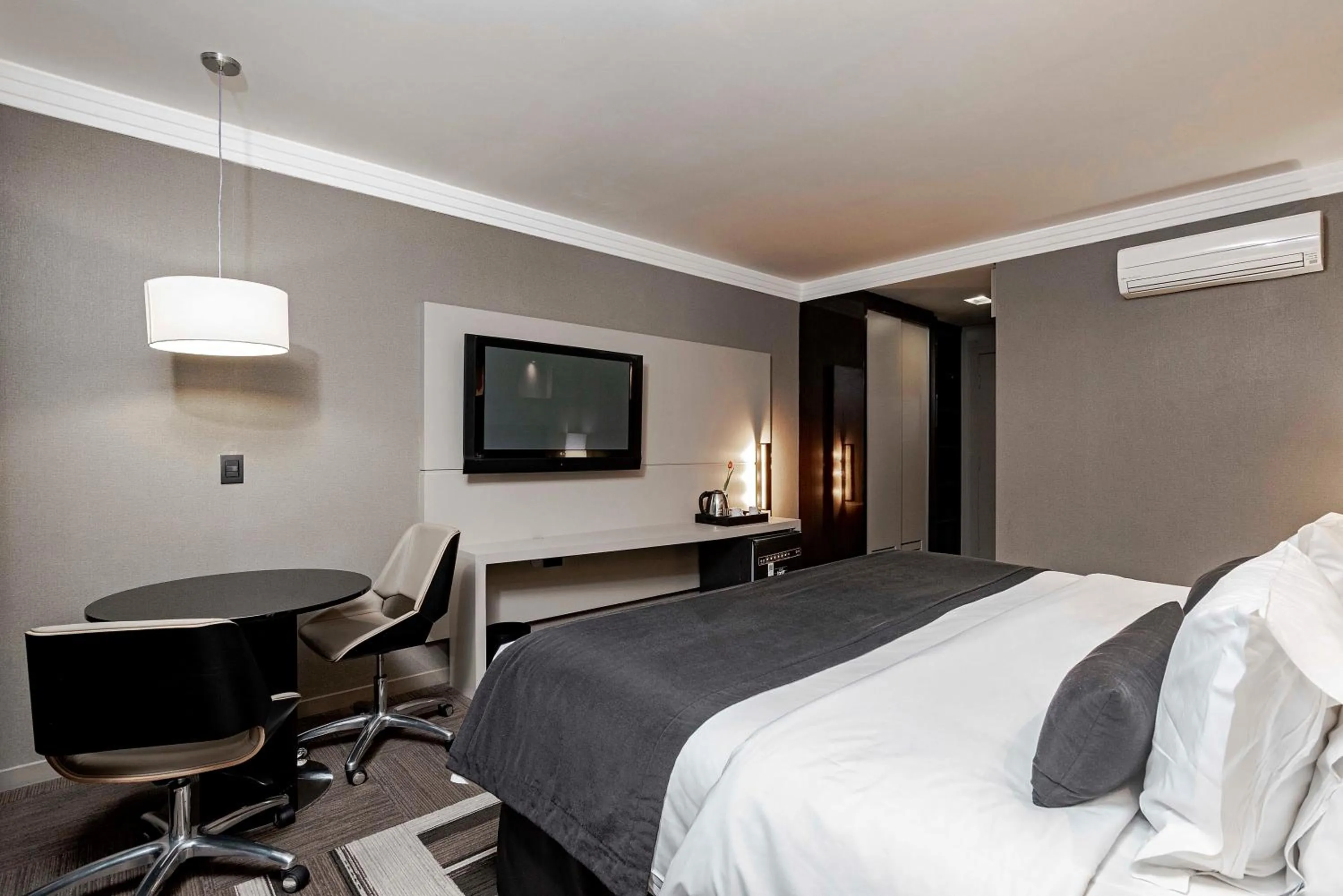 TV and multimedia, Bed in Full Jazz by Slaviero Hotéis