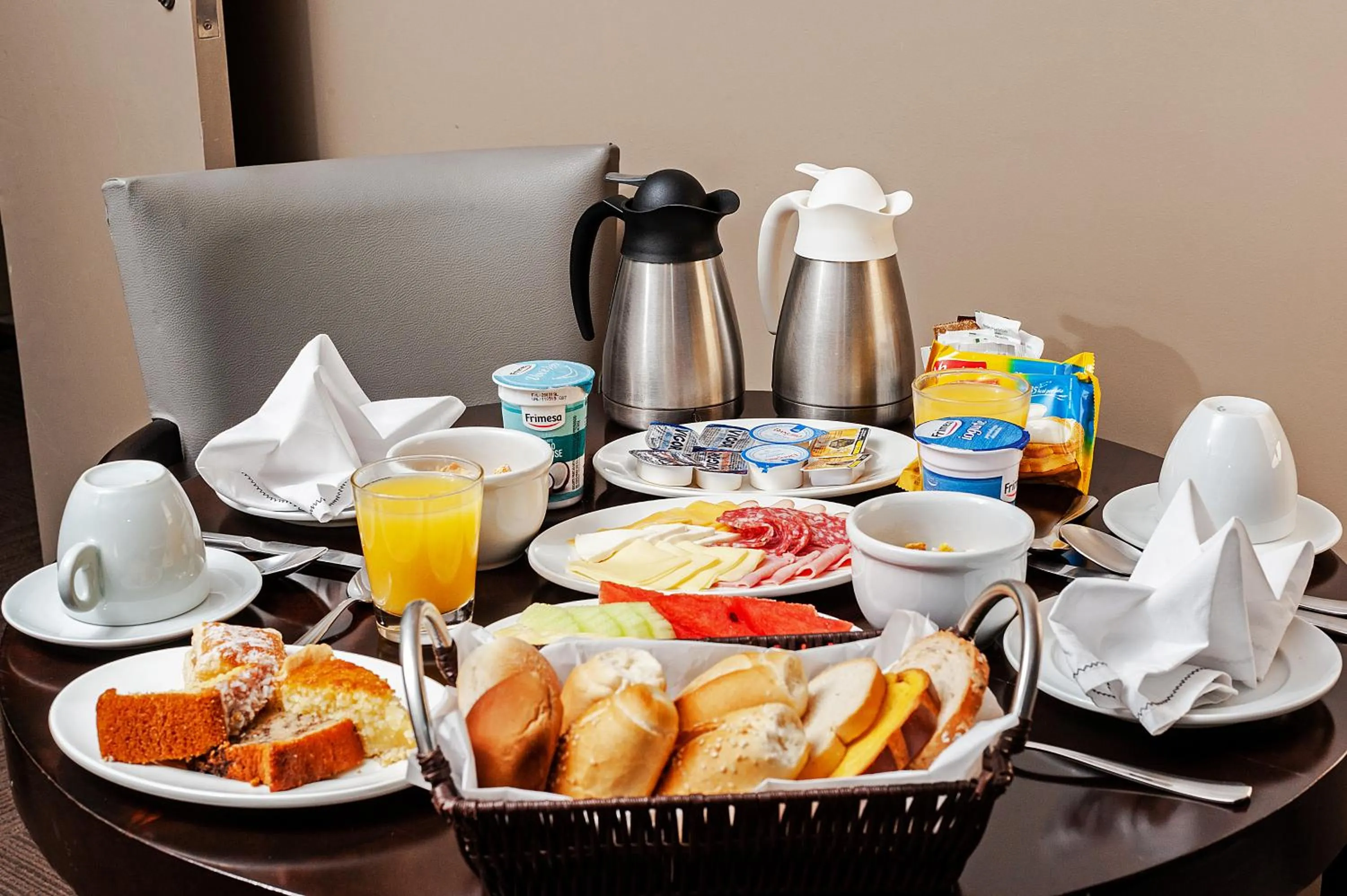 Food and drinks in Full Jazz by Slaviero Hotéis