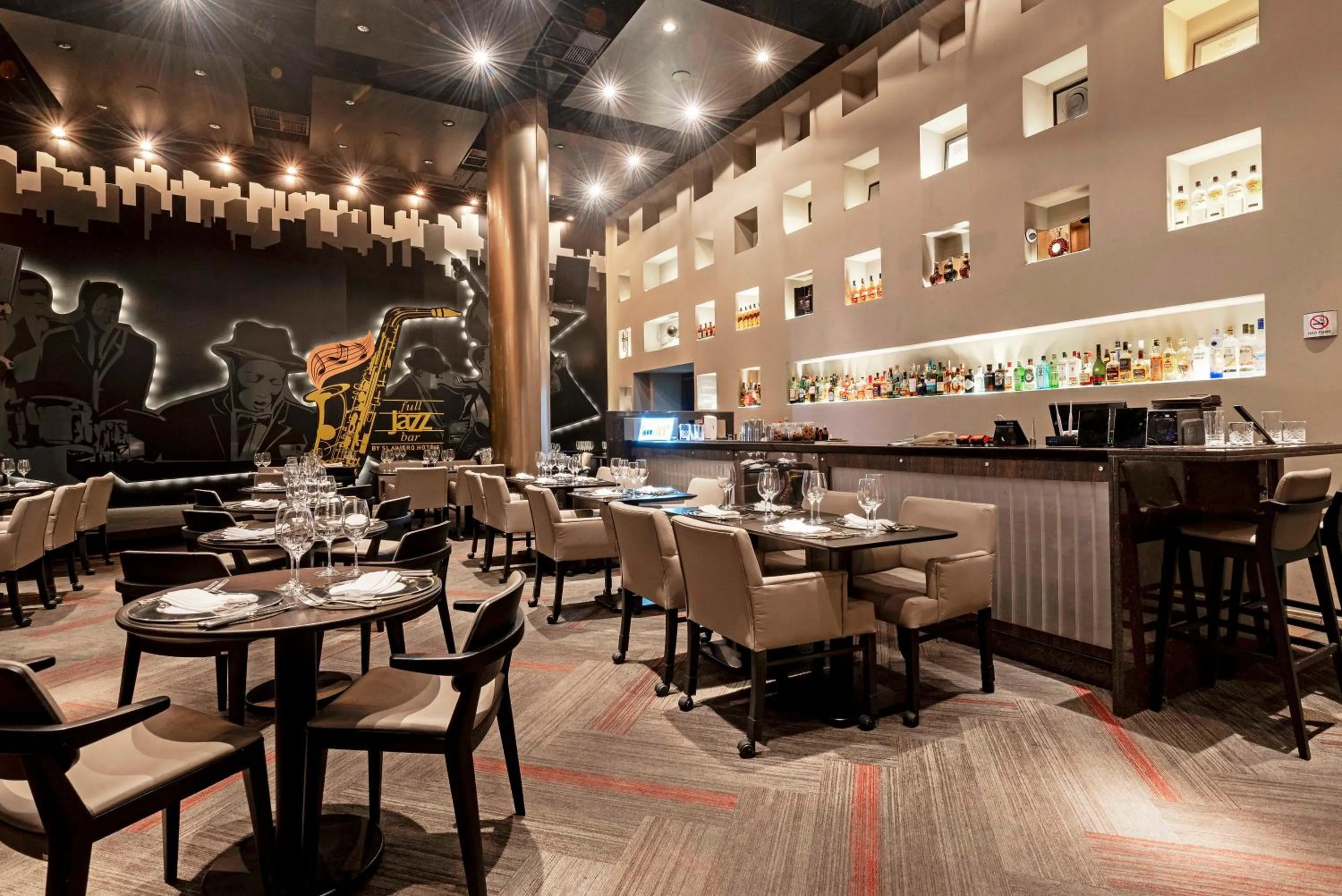 Restaurant/places to eat in Full Jazz by Slaviero Hotéis