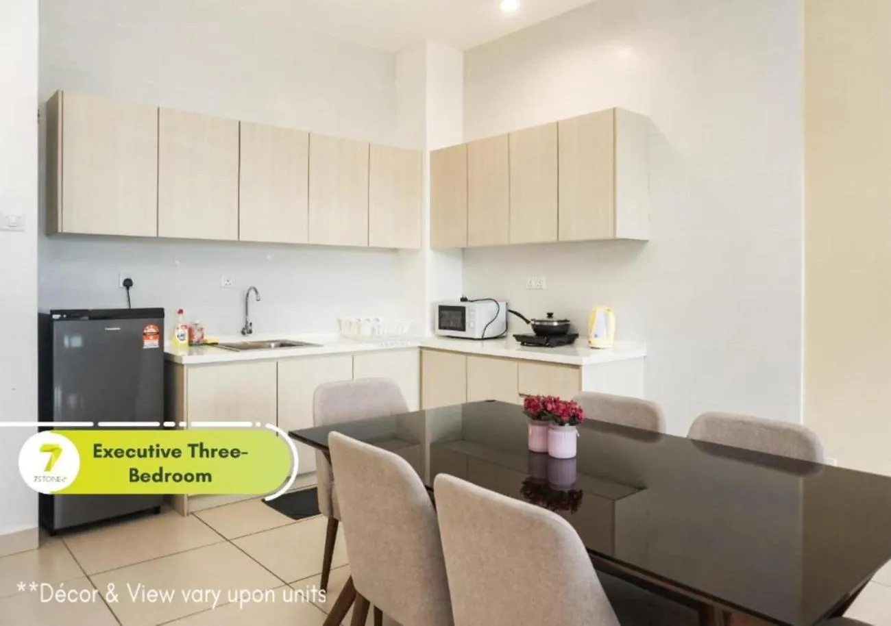 Kitchen or kitchenette in 7Stonez Residences Midhills Genting Highlands