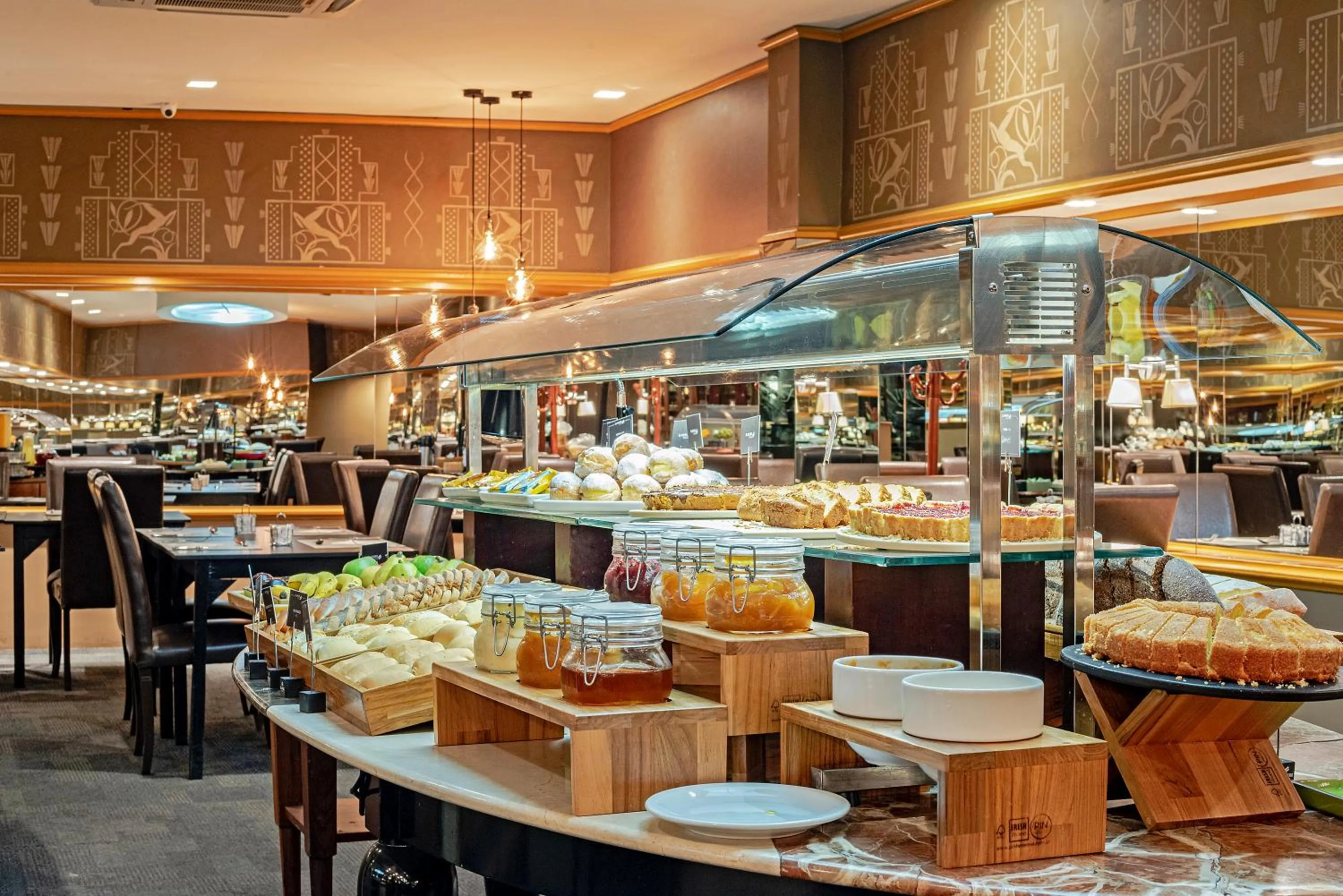 Food and drinks in Slaviero Curitiba Centro