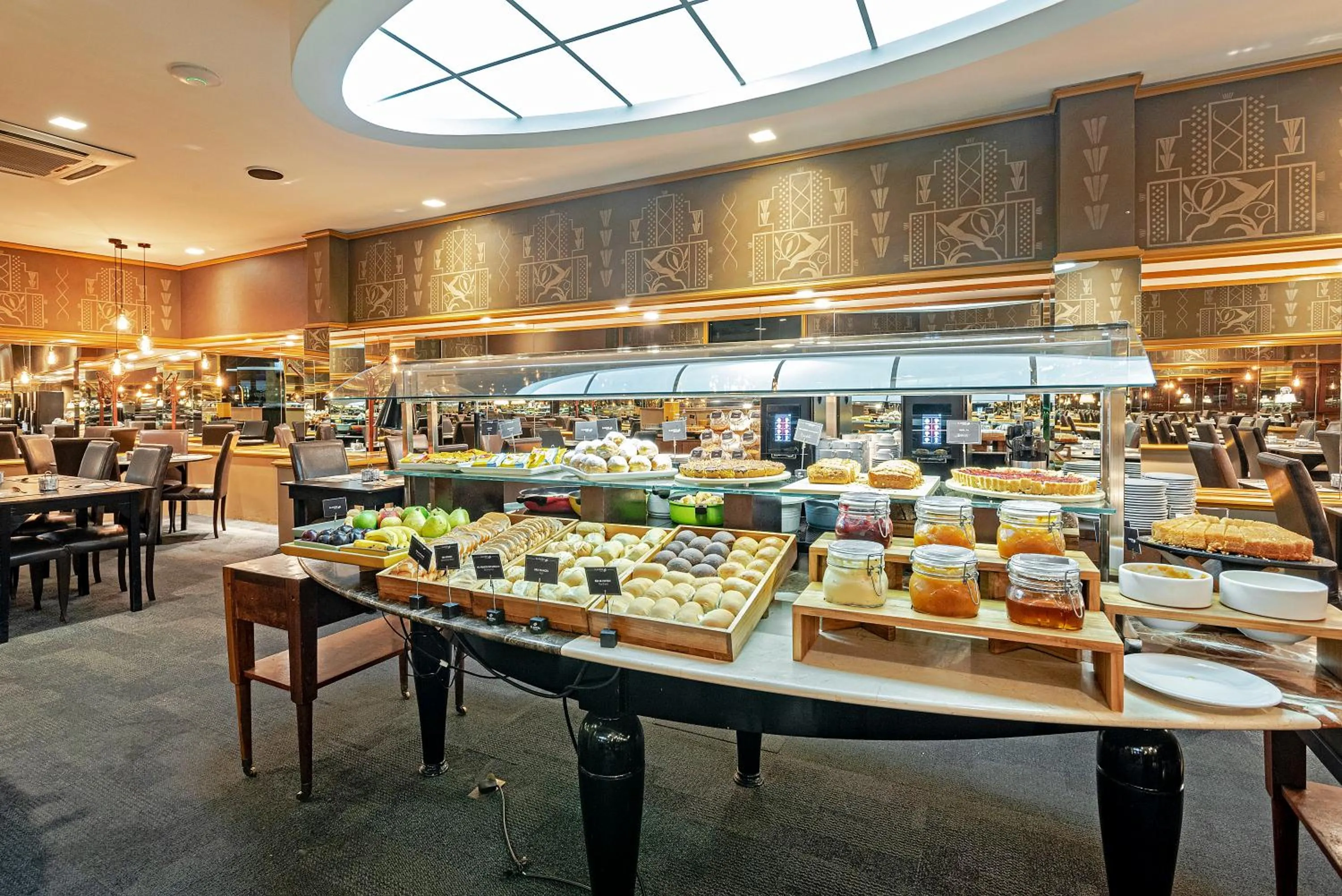 Food and drinks in Slaviero Curitiba Centro