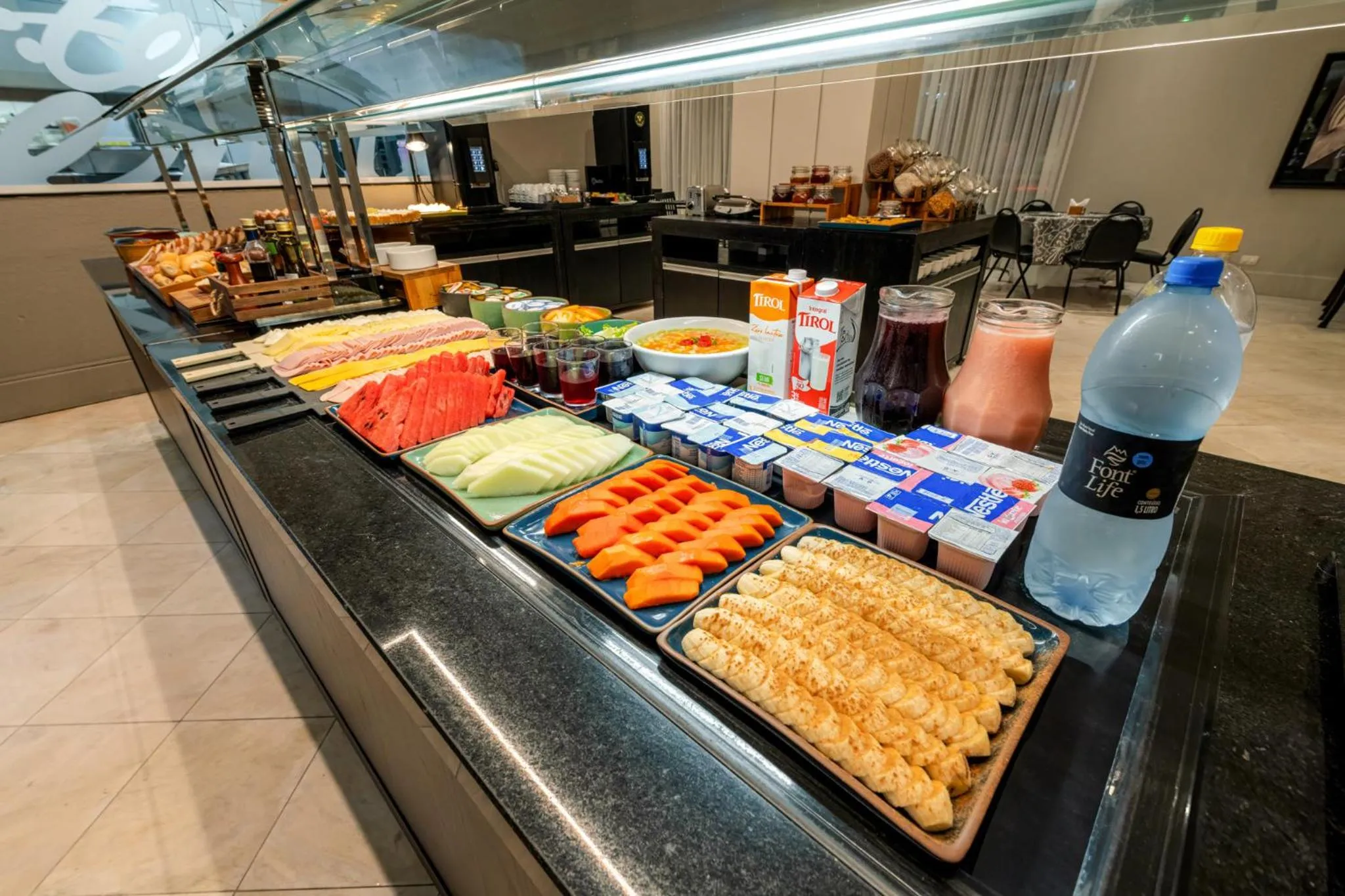 Food and drinks in Rockefeller by Slaviero Hotéis