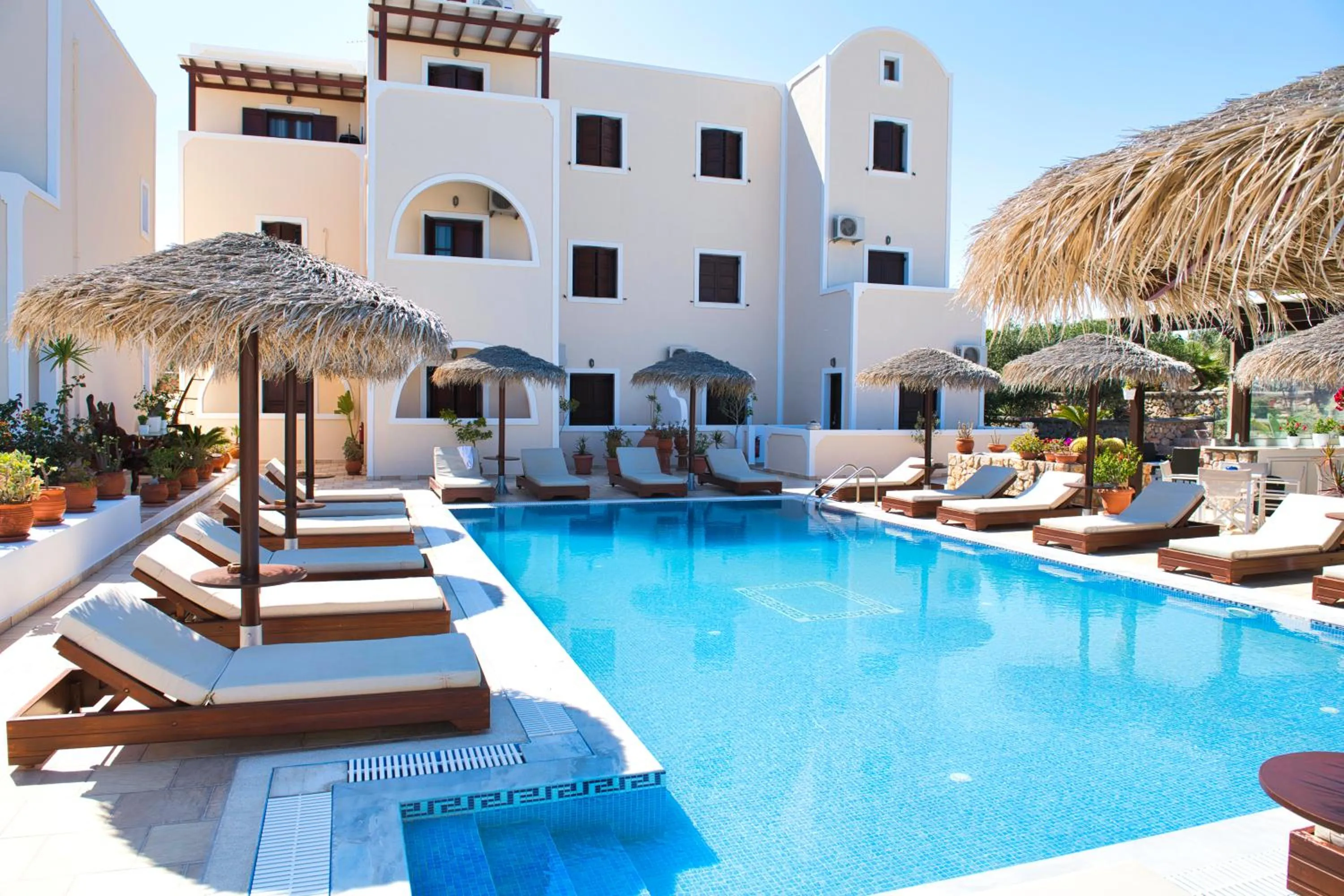 Property building in Villa Angira