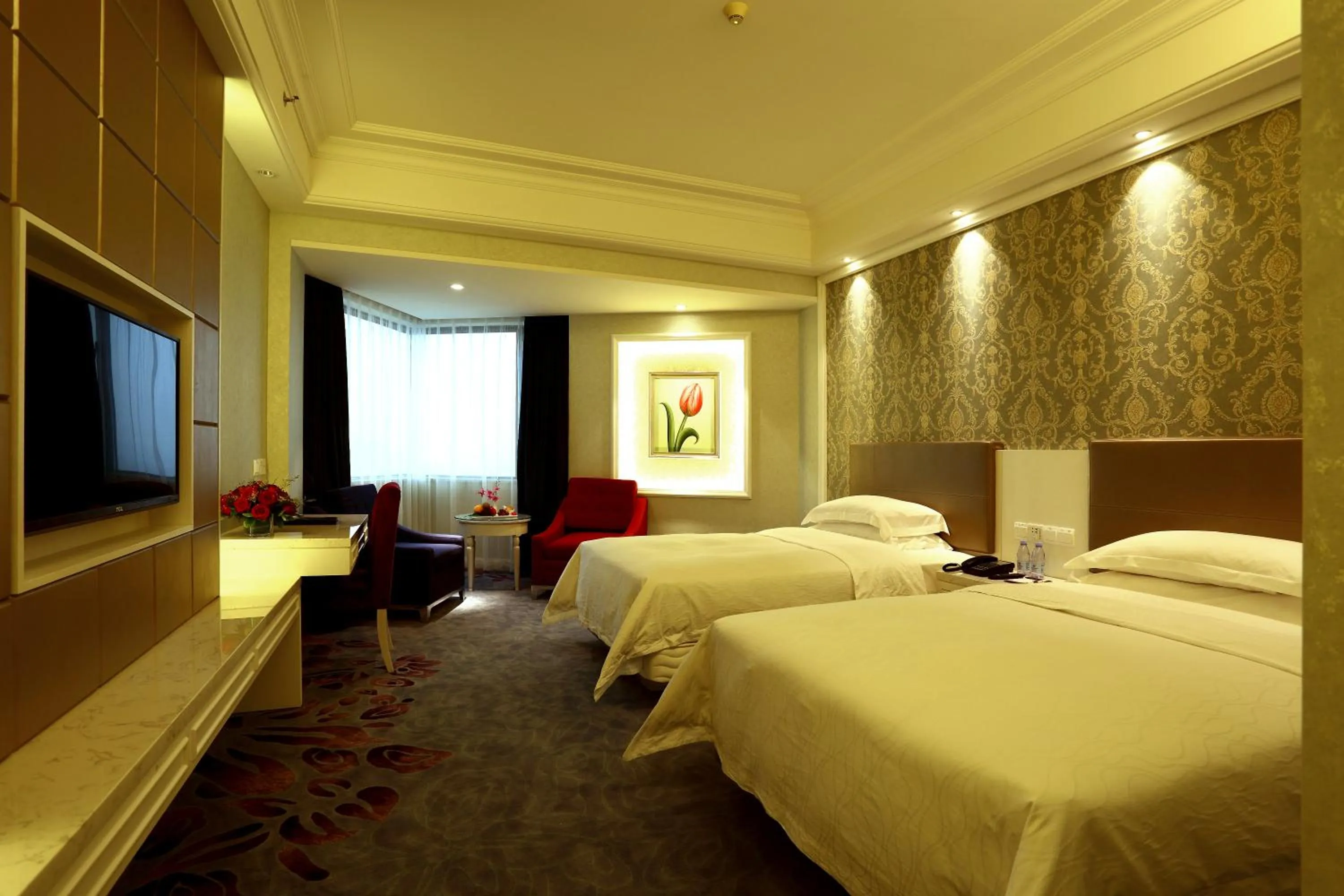 Photo of the whole room, Bed in Pantower International Hotel