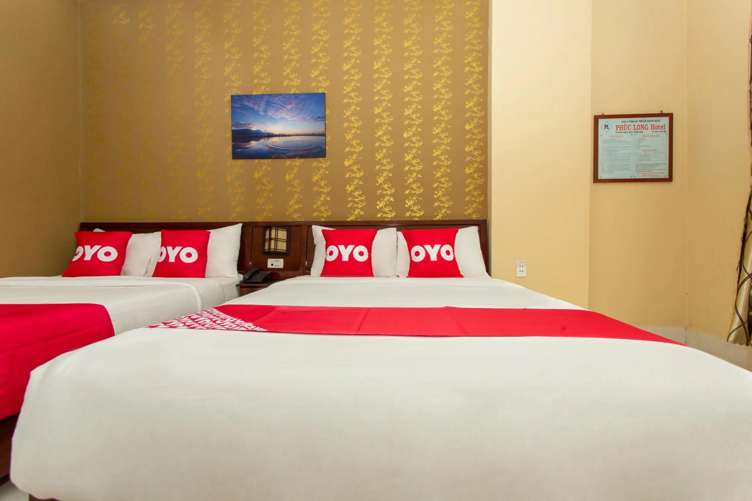 Photo of the whole room, Bed in Phuc Long Hotel