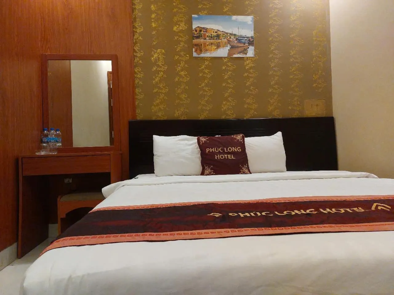 Bedroom, Bed in Phuc Long Hotel