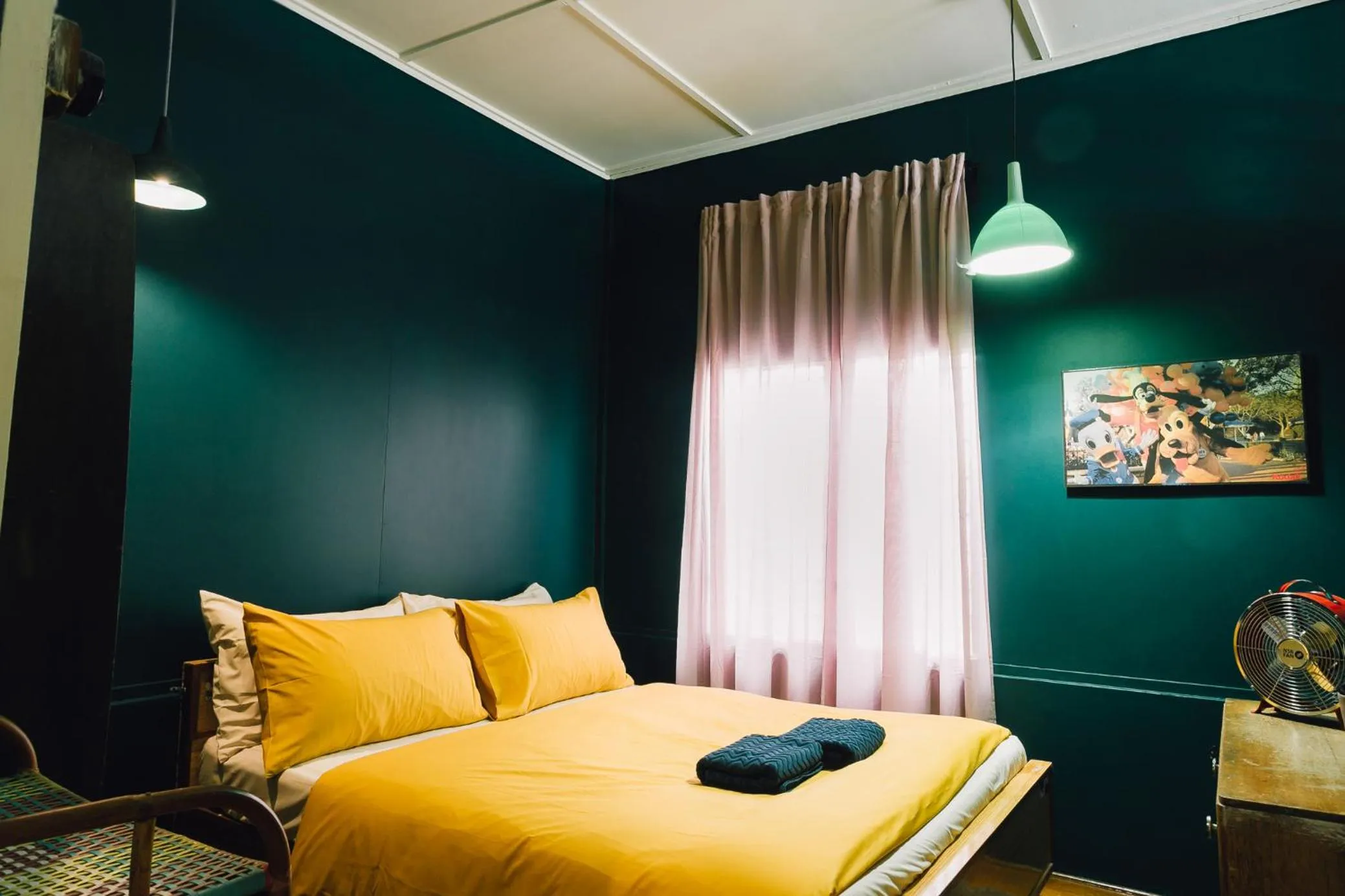 Photo of the whole room, Bed in Heahtitude - Children Not Allowed