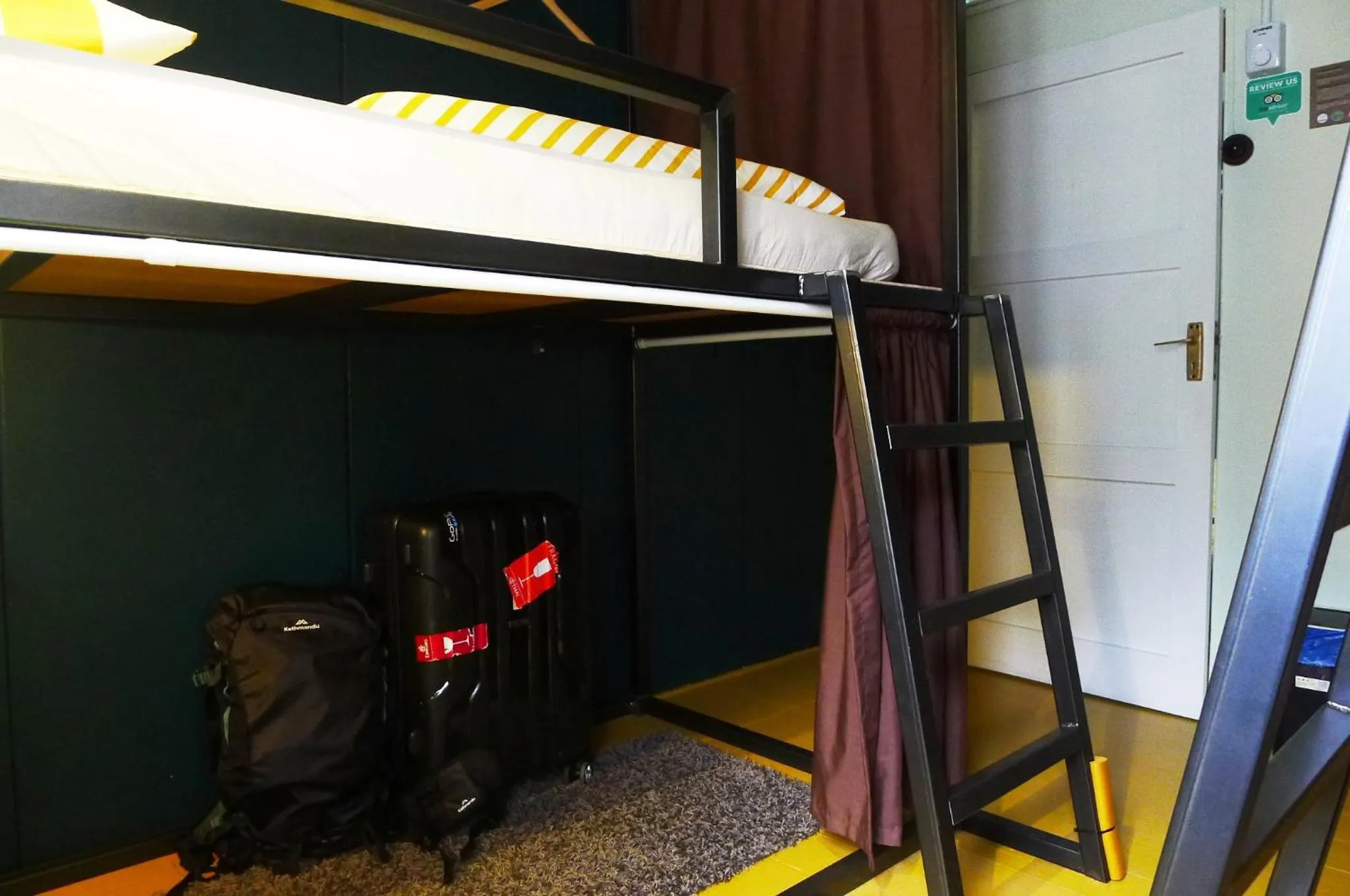 bunk bed in Heahtitude - Children Not Allowed