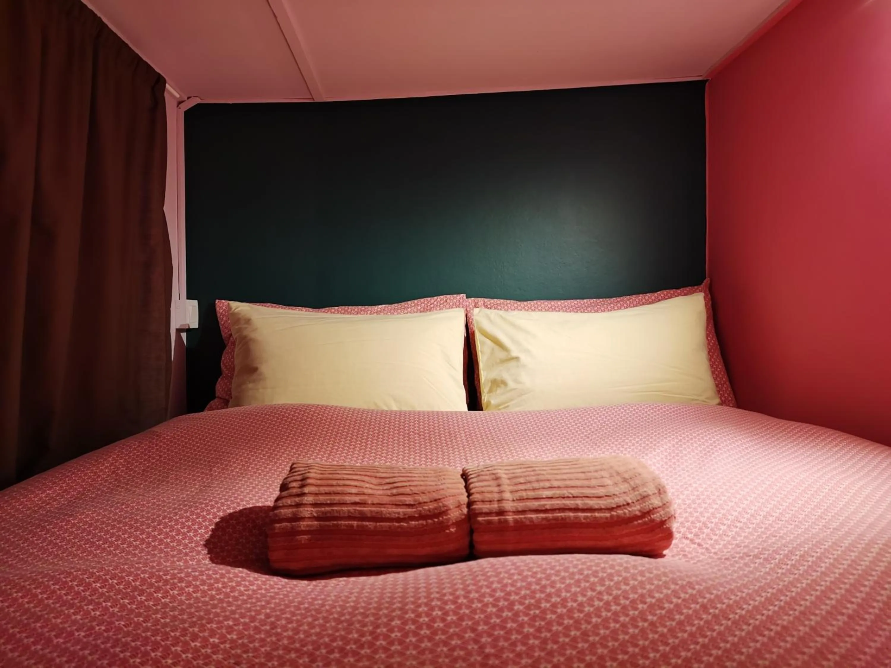 Bed in Heahtitude - Children Not Allowed