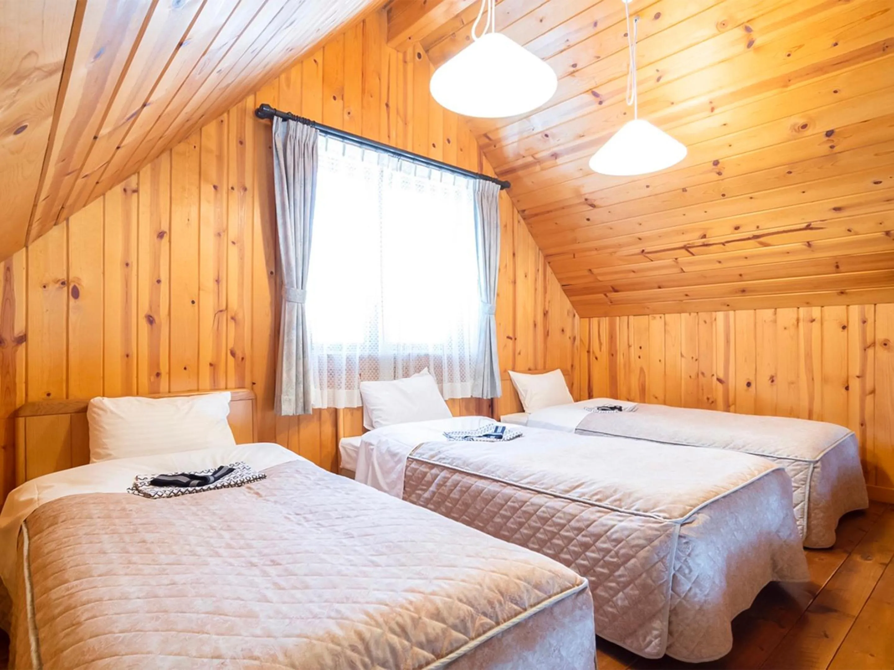 Bedroom, Bed in HOLIDAY VILLA Hotel & Resort KARUIZAWA