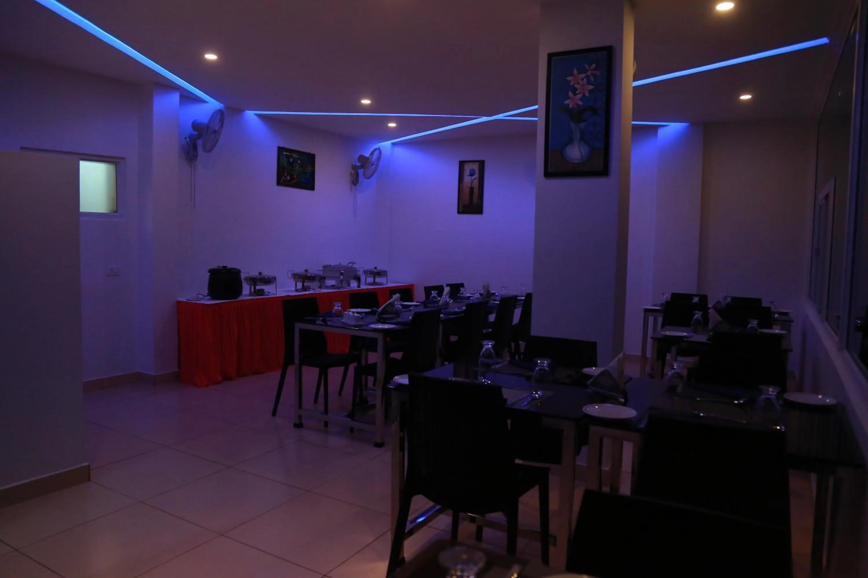 Restaurant/places to eat in Palmtree Leaf, Munnar