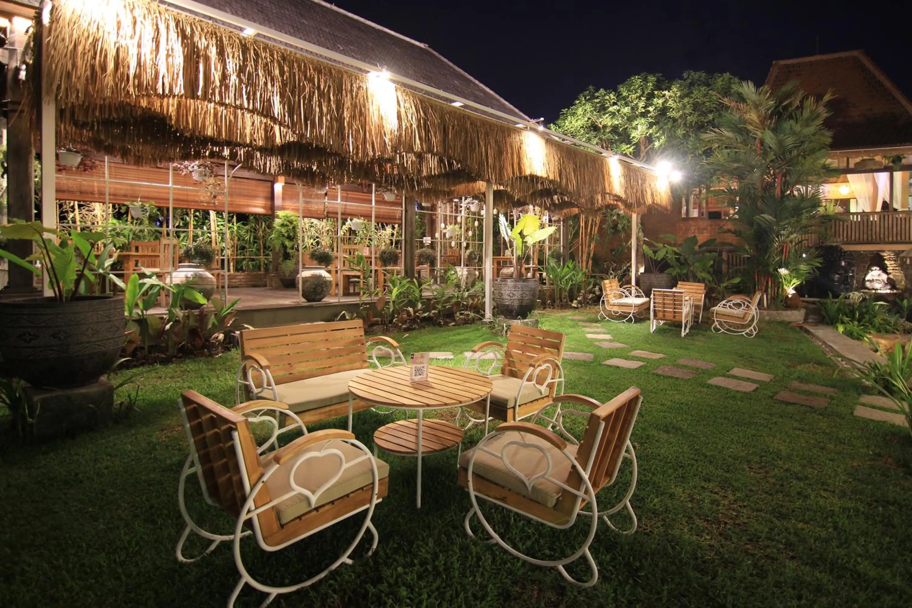 Seating area in Taulan Villa by Social Hideout