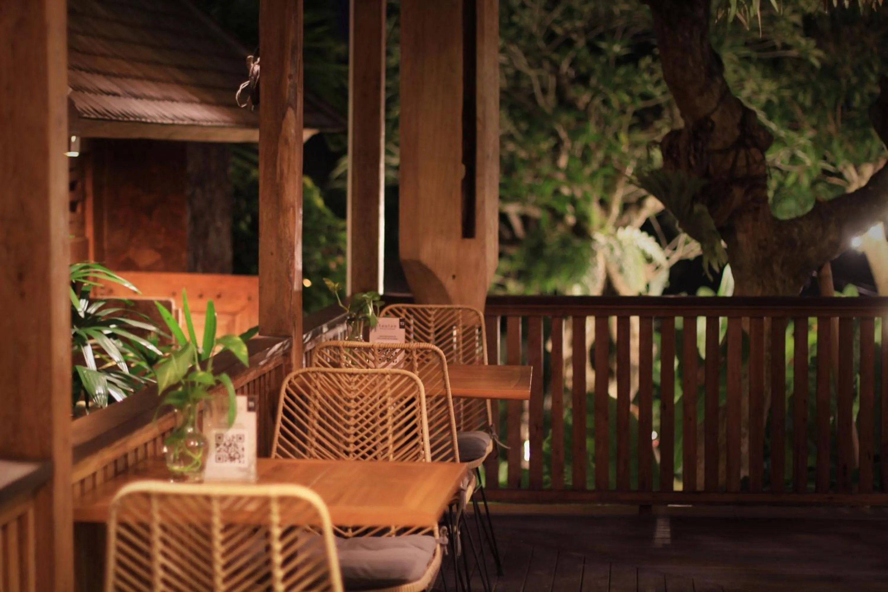 Restaurant/places to eat in Taulan Villa by Social Hideout