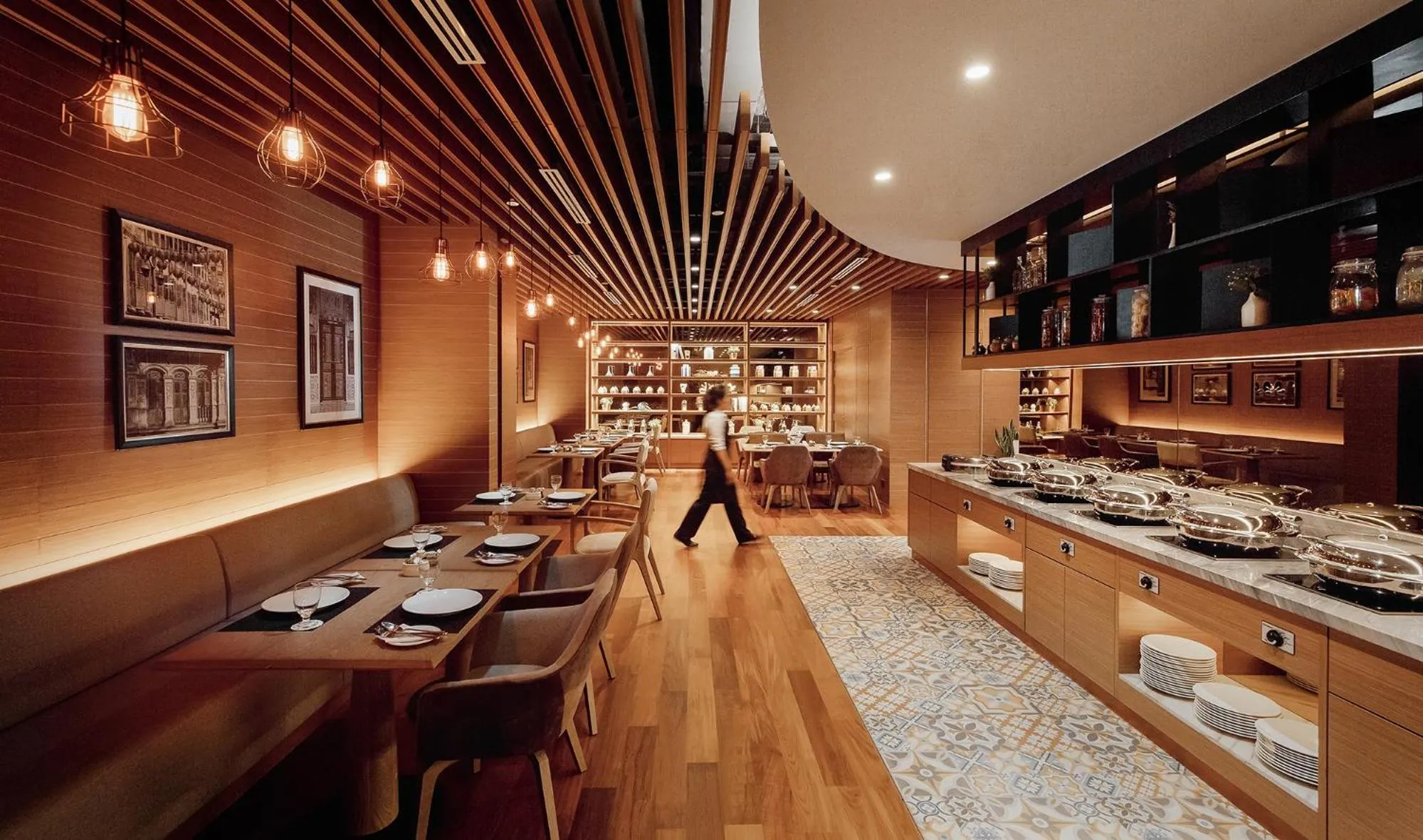 Restaurant/places to eat in Victoria Garden Hotel