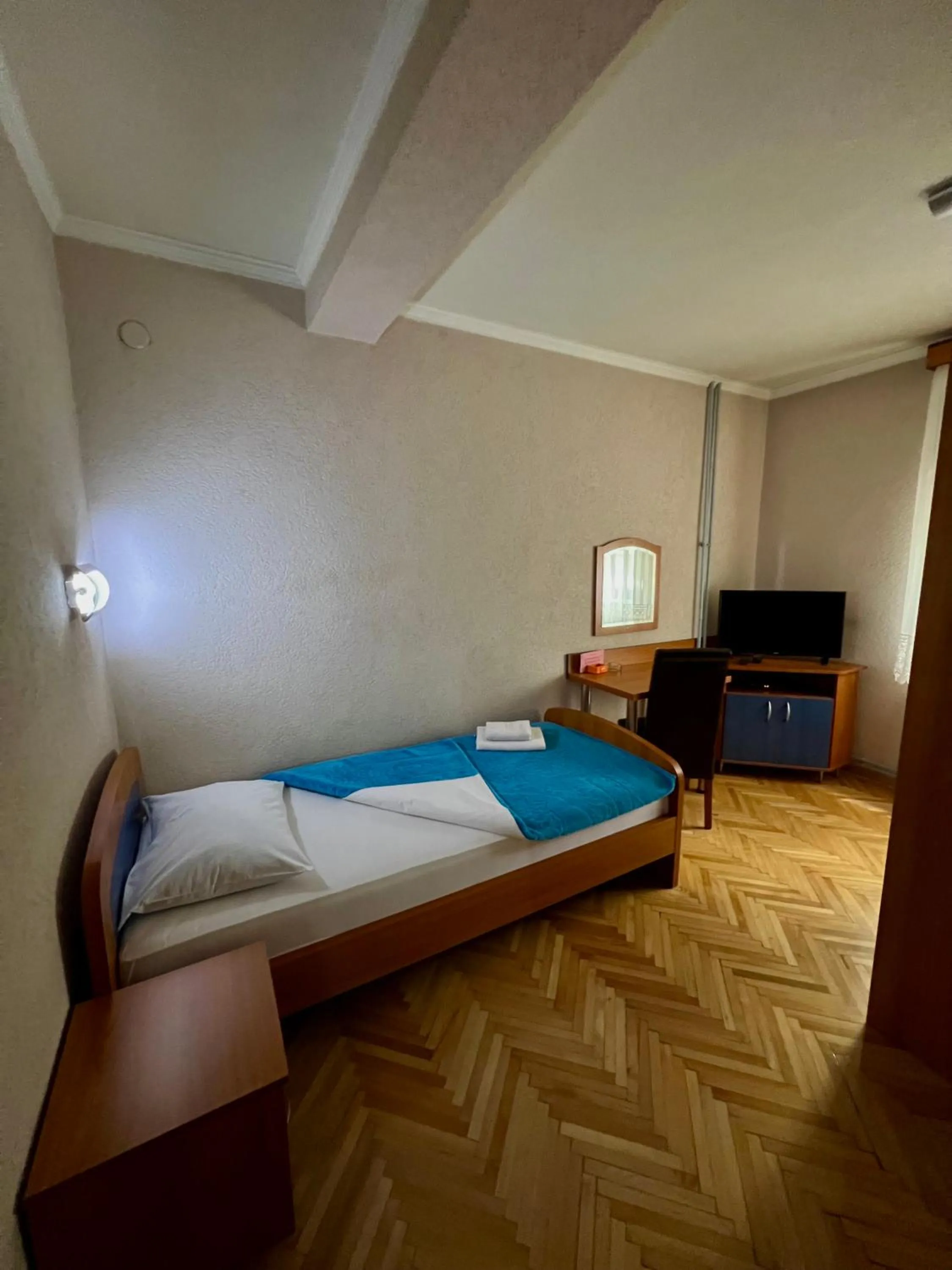 Single Room with Mountain View - single occupancy in Motel Krstac