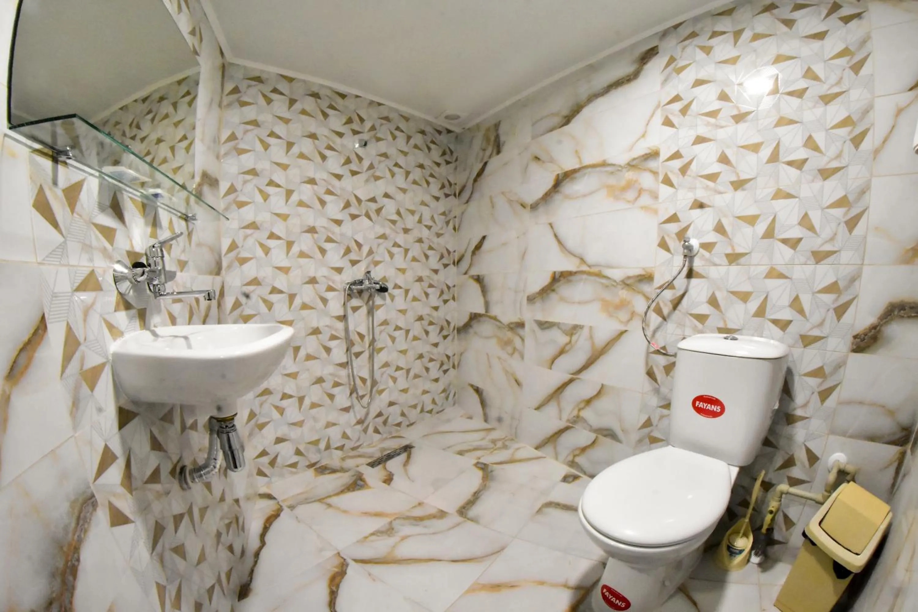 Bathroom in Hotel Rade 1