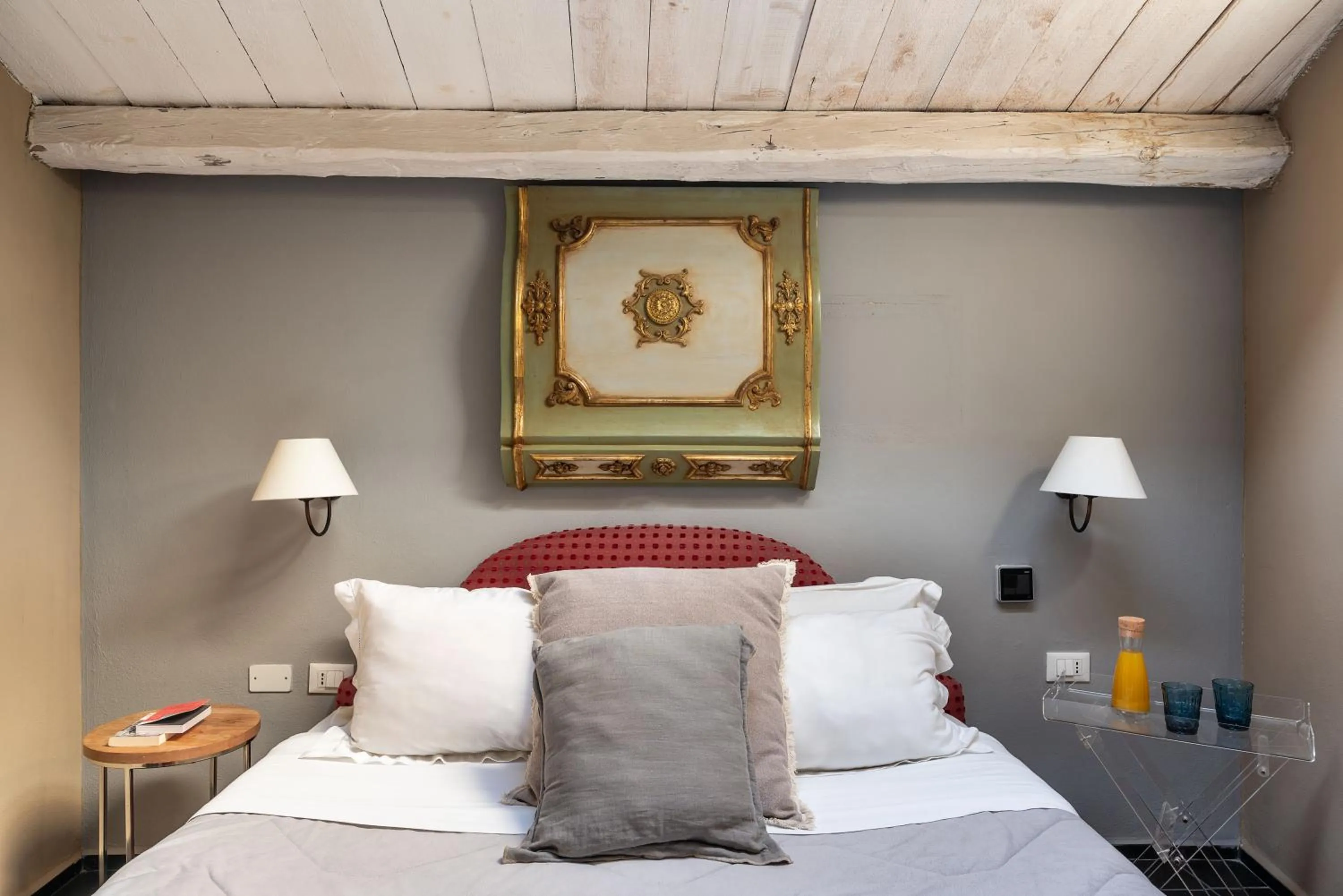 Decorative detail, Bed in Il Giardino di Ballarò Boutique B&B