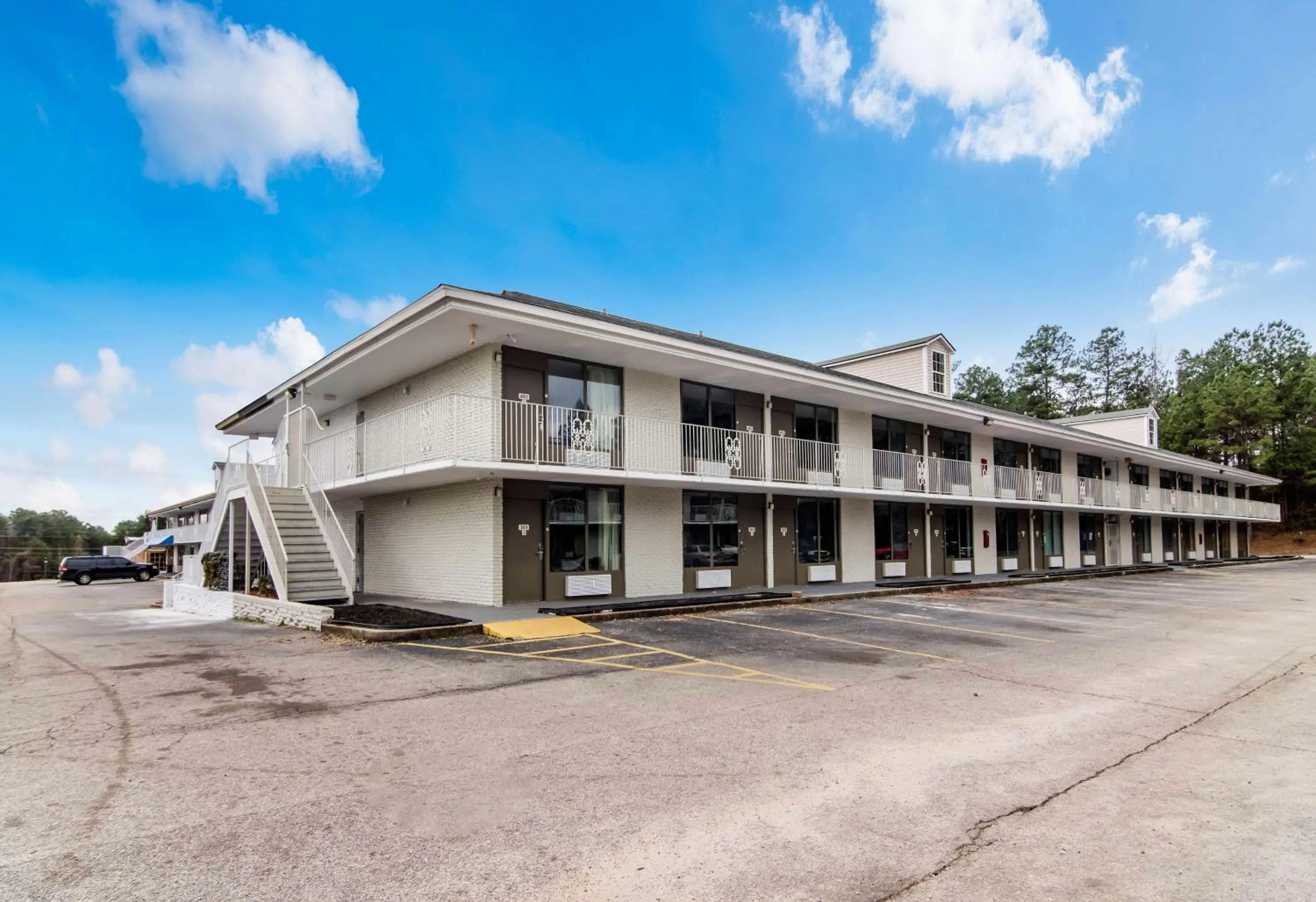 Property building in Studio 6 LaGrange
