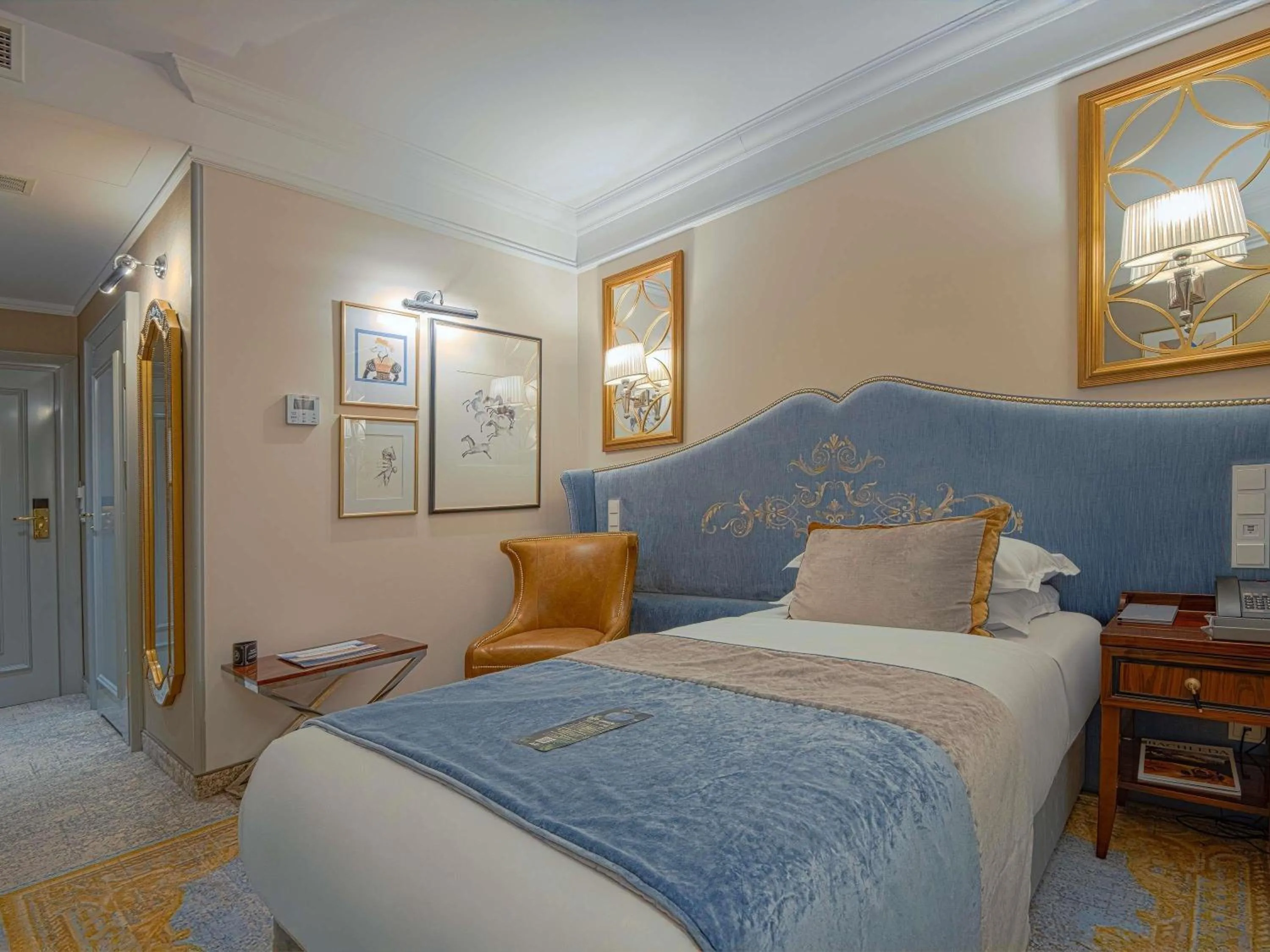 Bedroom, Bed in Bachleda Luxury Hotel Kraków - MGallery Collection